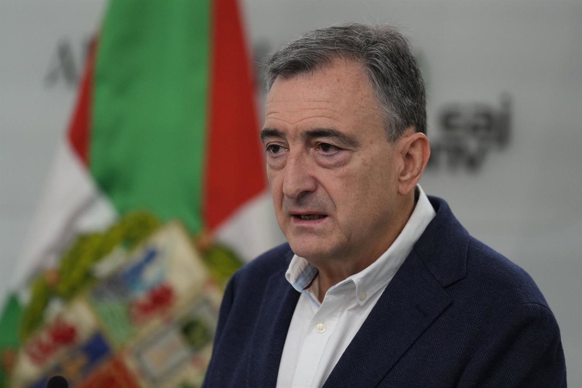 Esteban (PNV) advierte que, si el viernes no se traspasan transferencias a Euskadi, no se quedarán «cruzados de brazos»