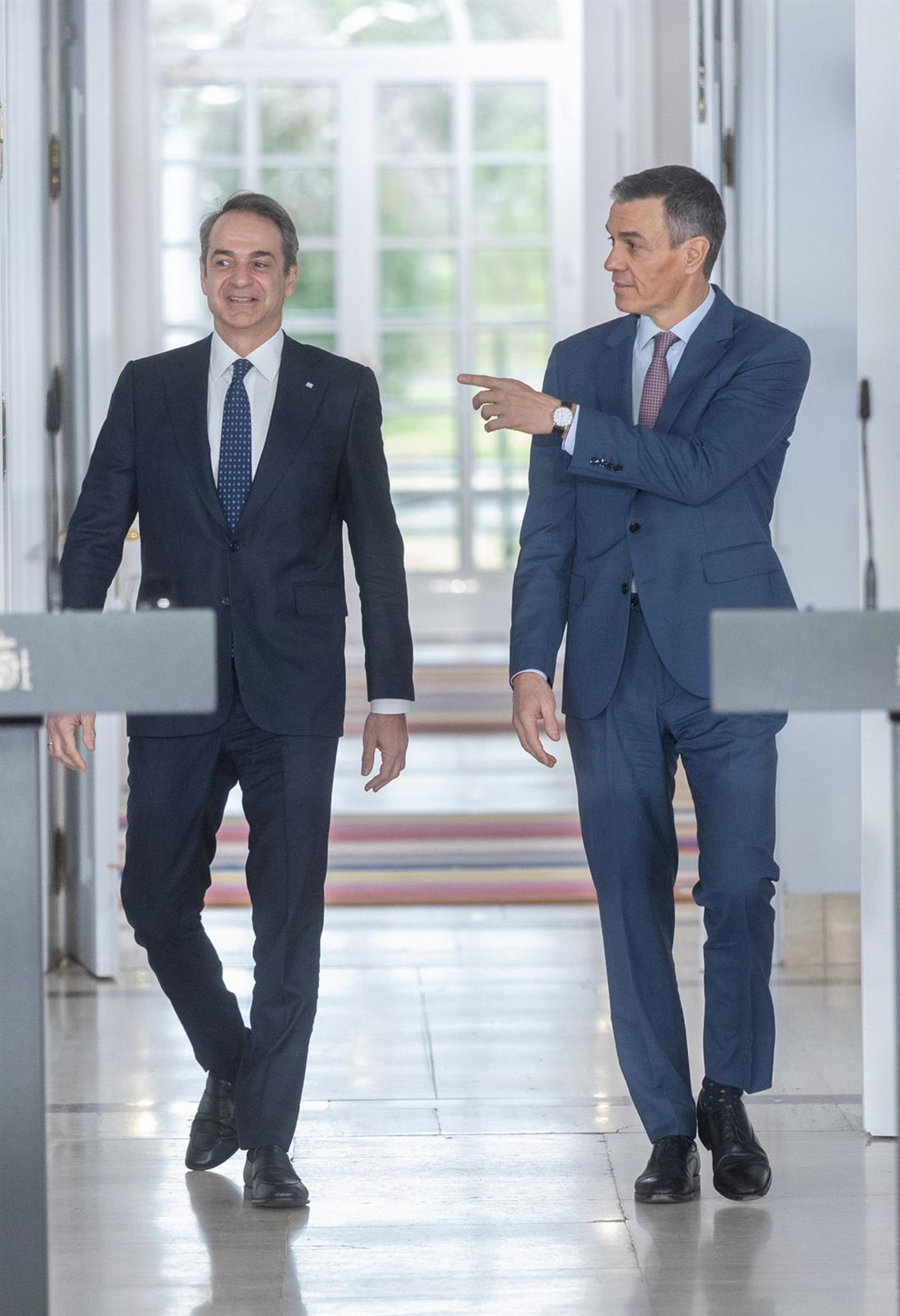 Sánchez avisa de que ser proatlantista «no significa vasallaje» y defiende una relación «de igual a igual» con EEUU