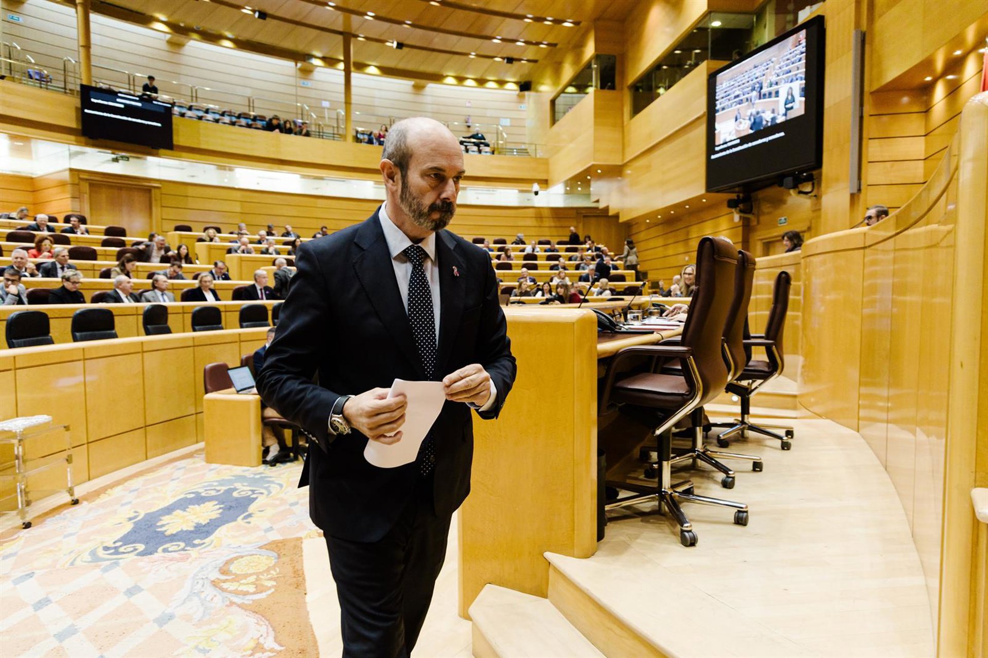 El Senado gasta más de 65.000 euros en renovar los móviles del personal de la Cámara con tres años de antigüedad