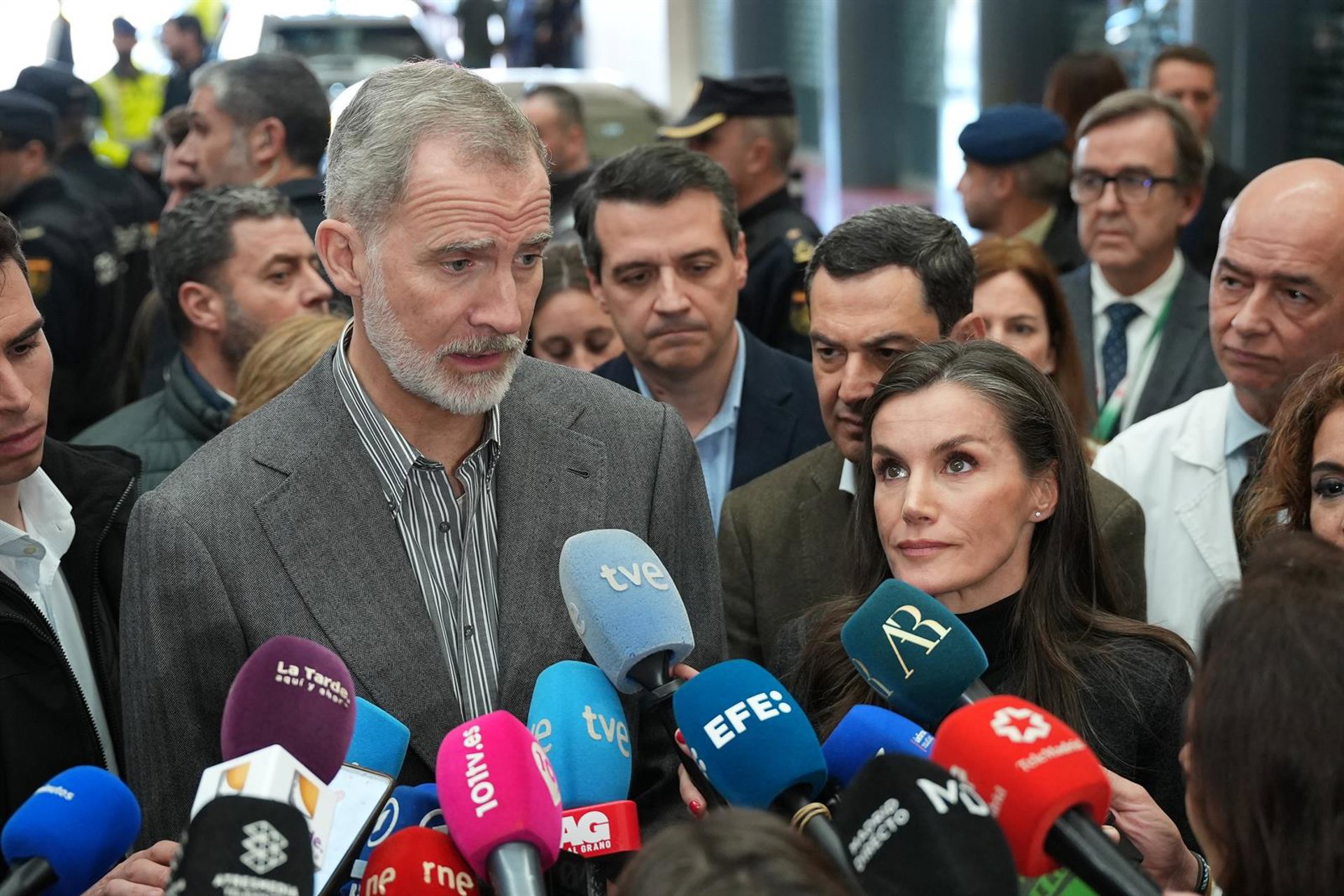 El Rey valora el «nivel» de respuesta de España al «golpe» con su sanidad, «cariño y solidaridad»