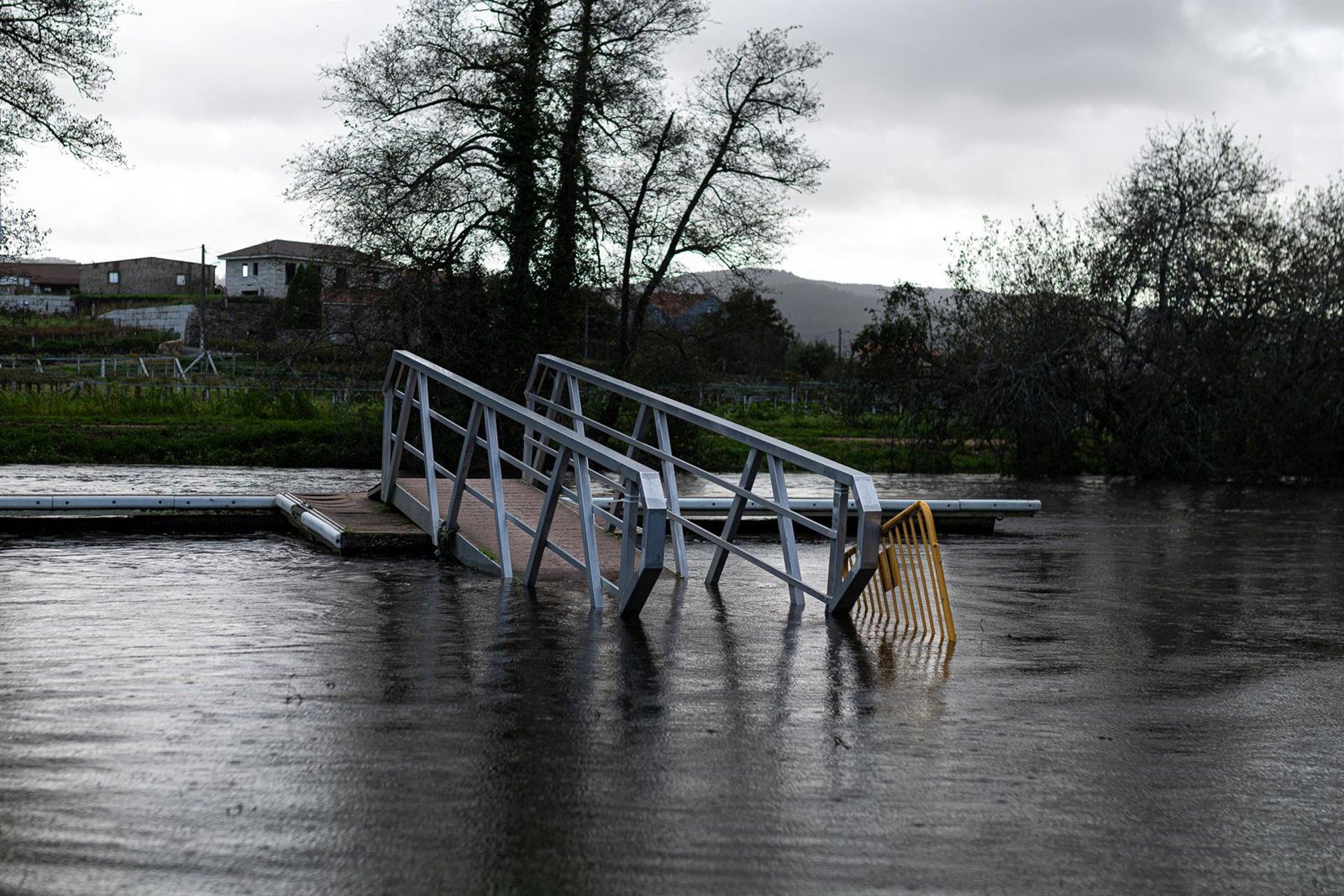 La Xunta activa el ‘ES-Alert’ en el interior de Pontevedra ante el riesgo de inundaciones de este lunes