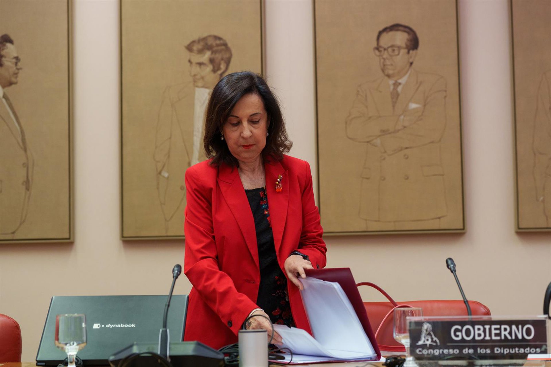 Robles acude este lunes al Congreso para abordar un eventual despliegue de tropas españolas en Ucrania y Groenlandia