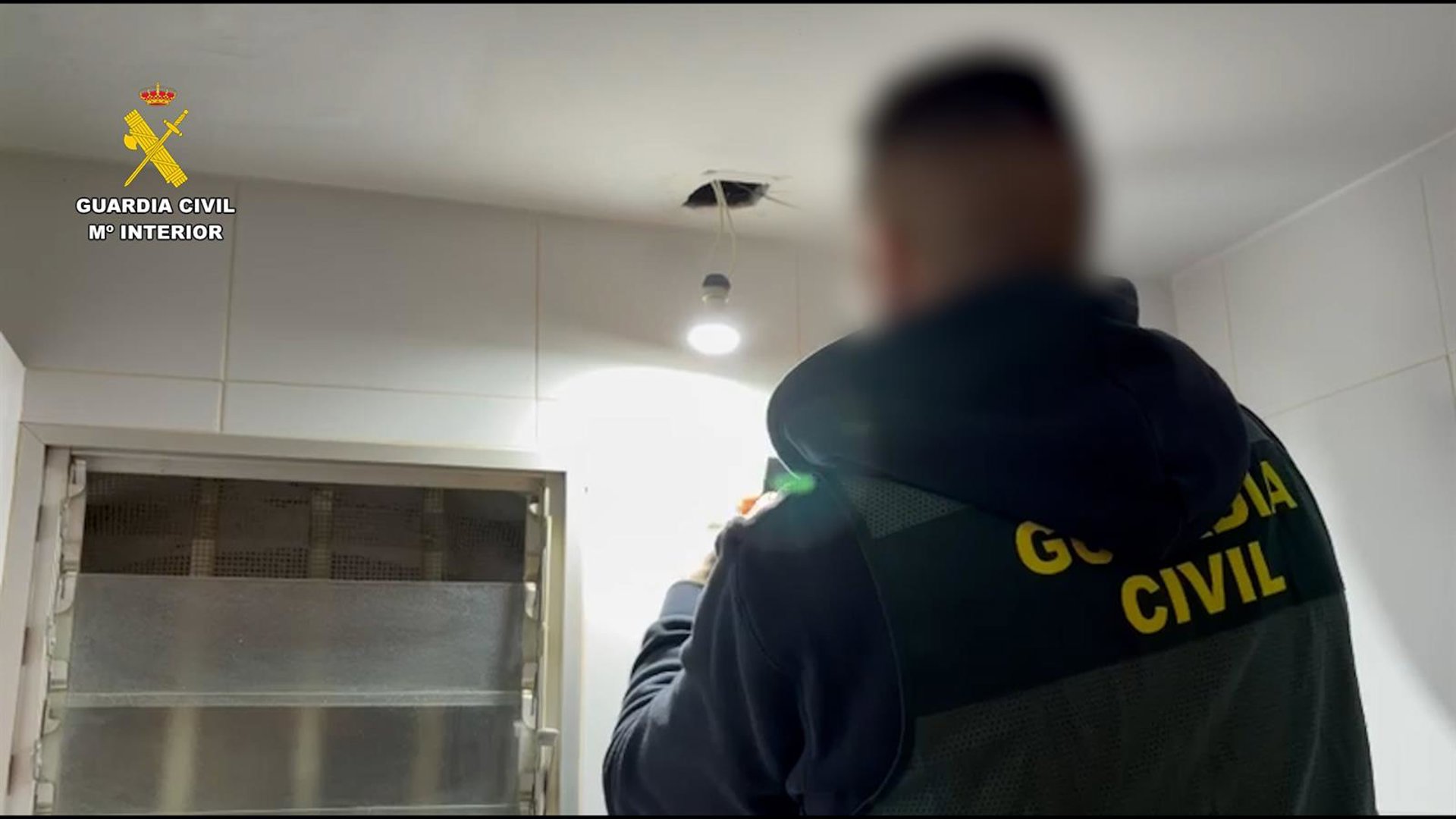 Detenido el responsable de un bar por instalar cámaras ocultas en los aseos