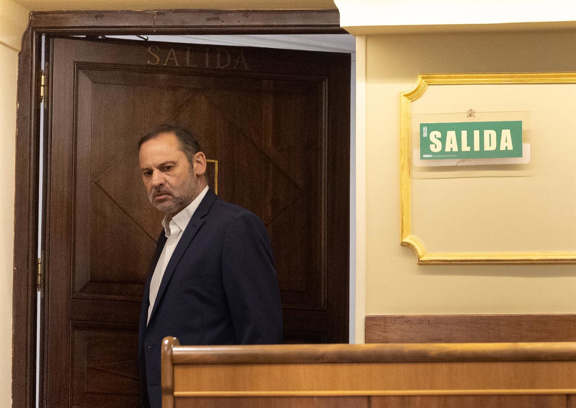 Ábalos renuncia a su escaño en el Congreso tras perder el recurso contra su entrada en prisión