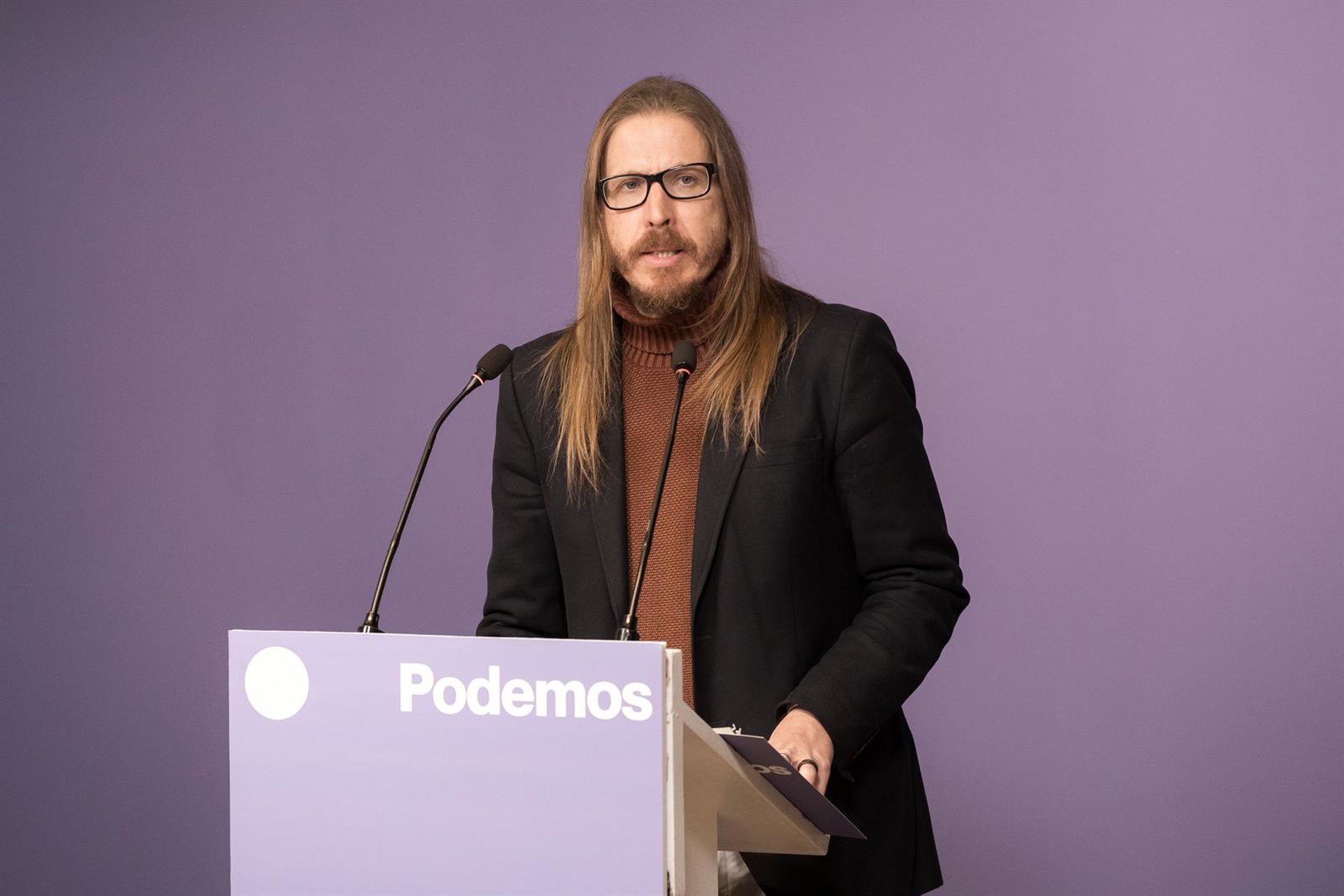 Podemos cree que prohibir las redes a menores de 16 años es «extraordinariamente delicado» y espera conocer detalles
