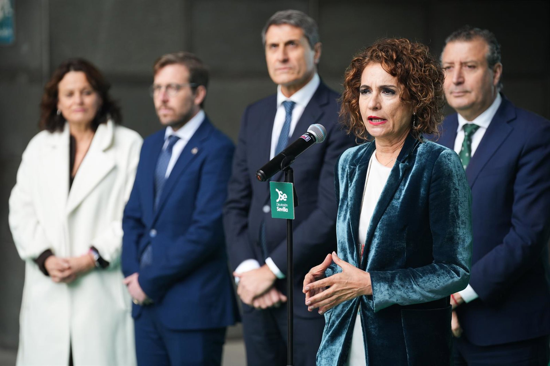 Montero aboga por la «precaución, unidad de acción» e ir «todos a una» para minimizar daños por la borrasca