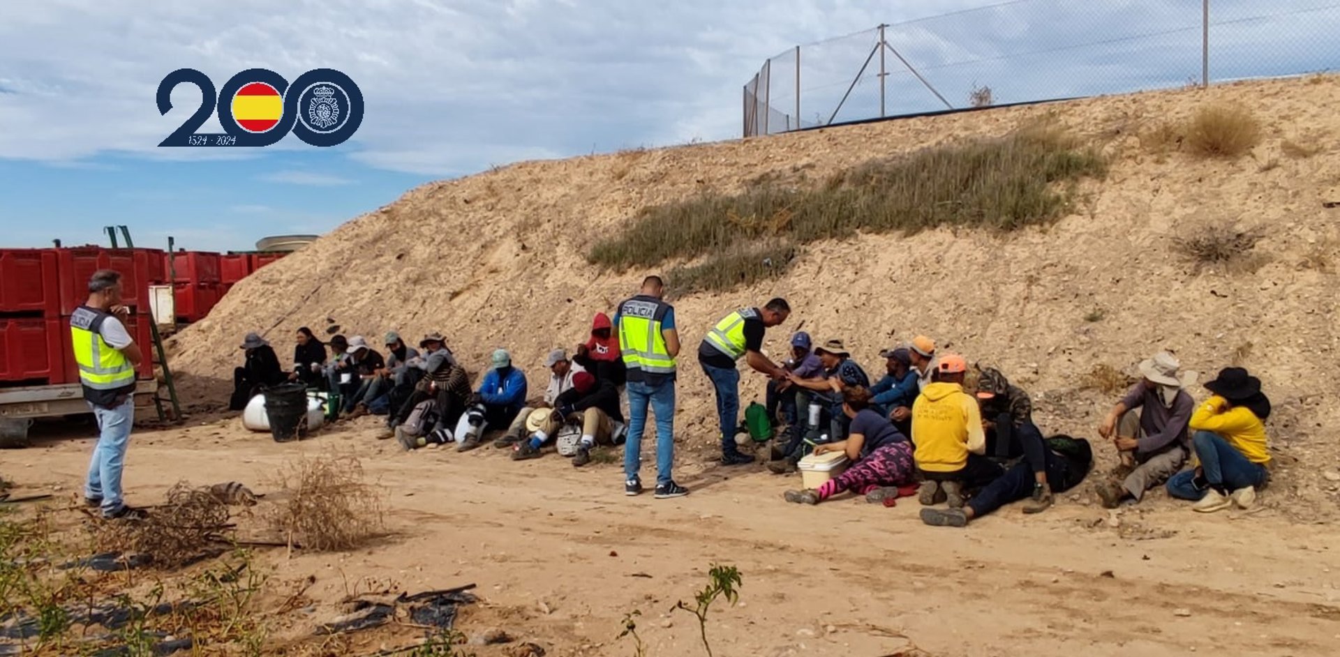 La Policía Nacional localiza a 72 trabajadores del campo en situación irregular en Lorca