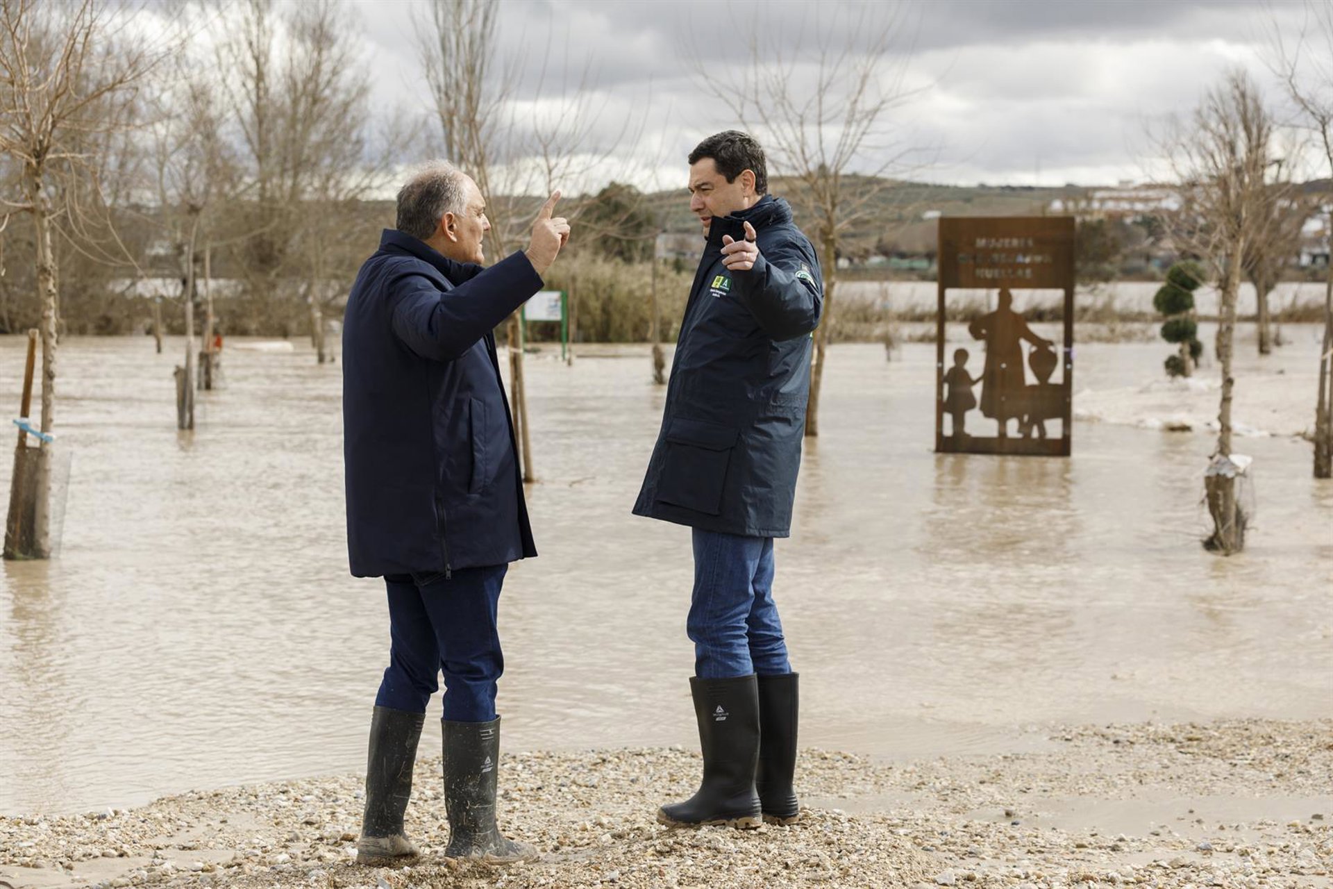 Moreno resalta la magnitud de los daños en Huétor Tájar, con lluvia donde «nunca había llegado»