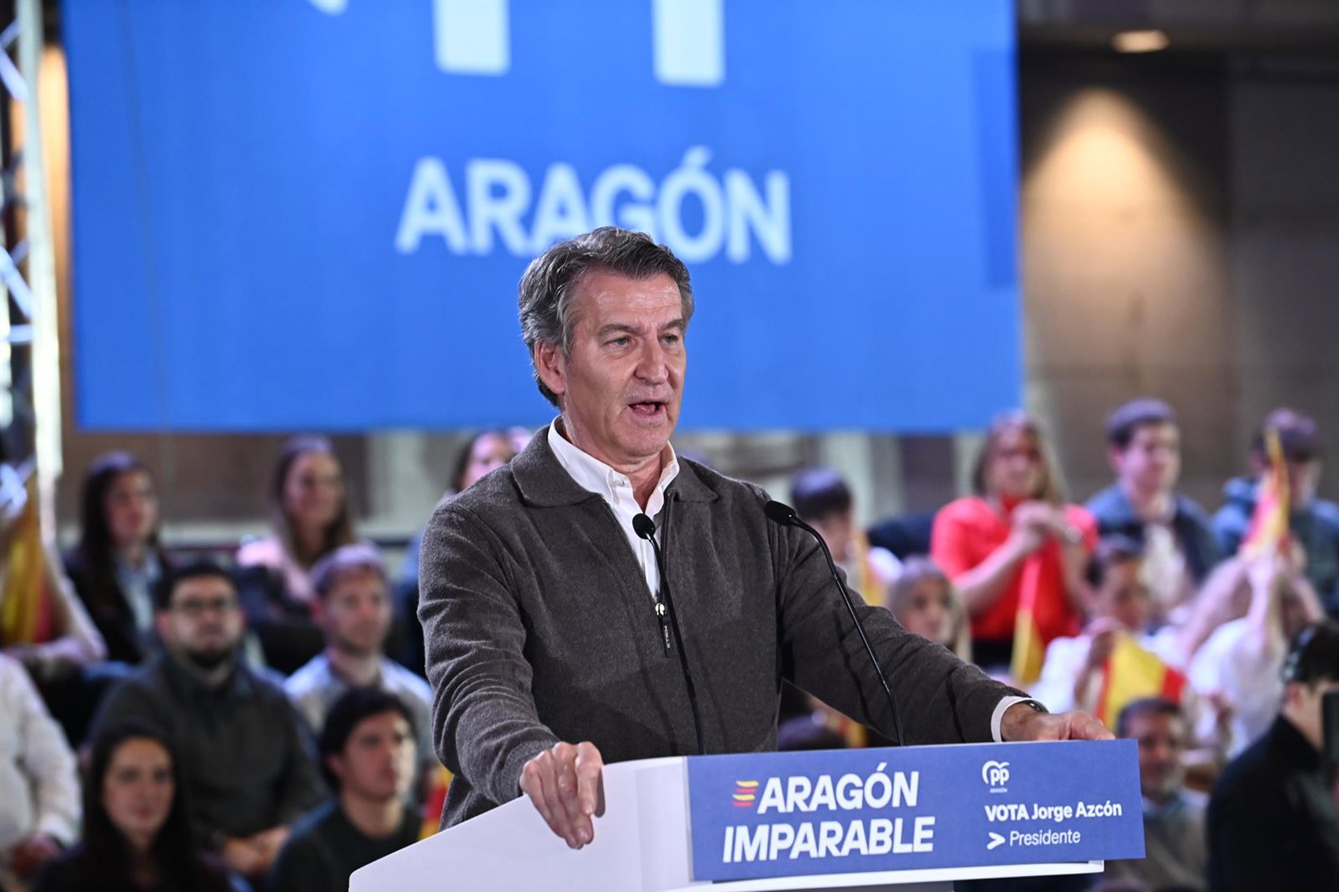 Feijóo llega a la sede nacional del PP para seguir el recuento electoral con miembros de la cúpula del partido