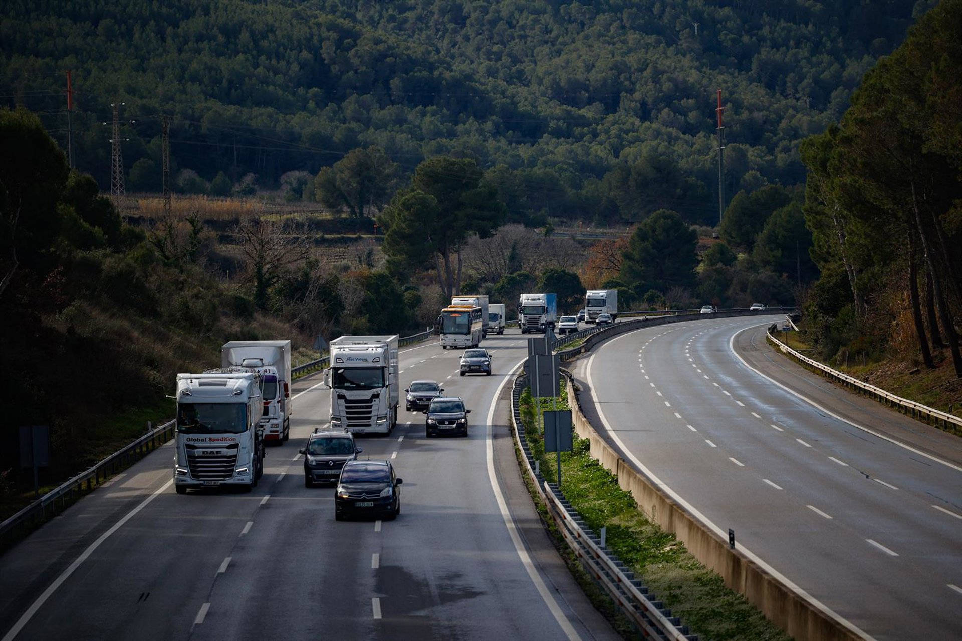 Reabre de madrugada toda la AP-7 en Martorell (Barcelona) en sentido sur tras los trabajos