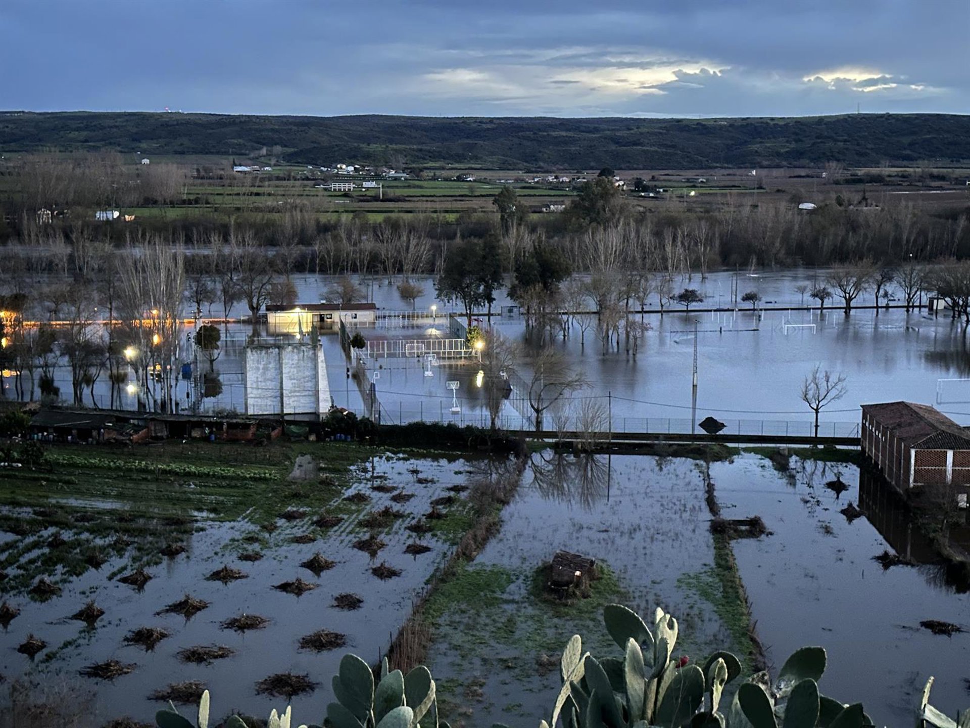 Coria mantiene el nivel 2 de alerta y el desalojo de los vecinos de La Isleta