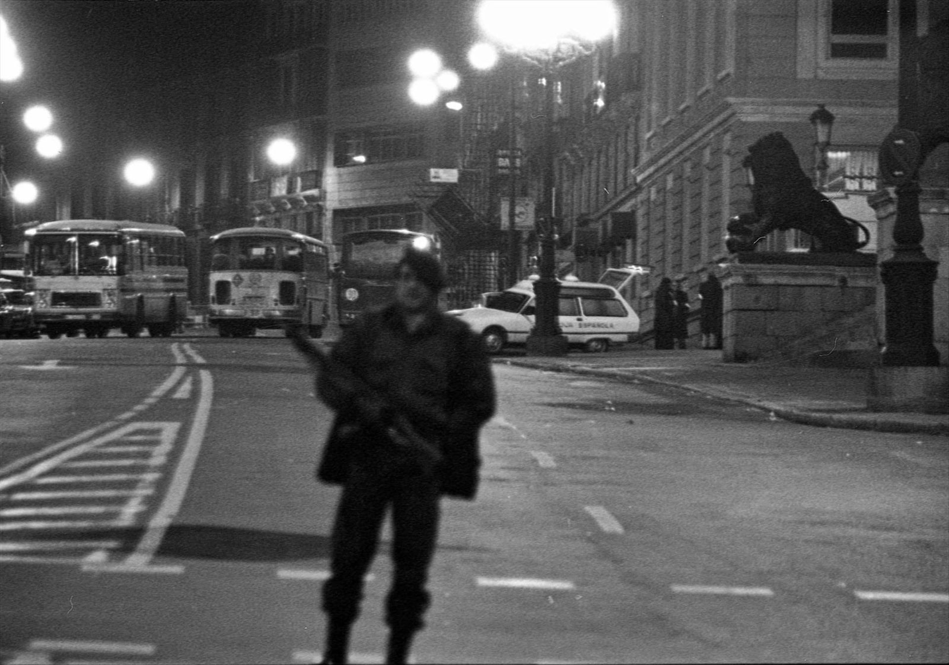 Europa Press logró en primicia el sumario del 23-F, que guardaba en el garaje para evitar que la policía lo incautara
