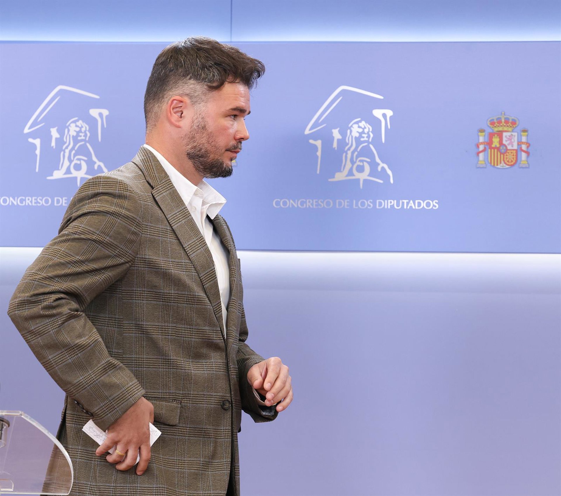 Rufián, sobre la posibilidad de que regrese el Rey emérito: «Los delincuentes, mejor fuera que dentro»