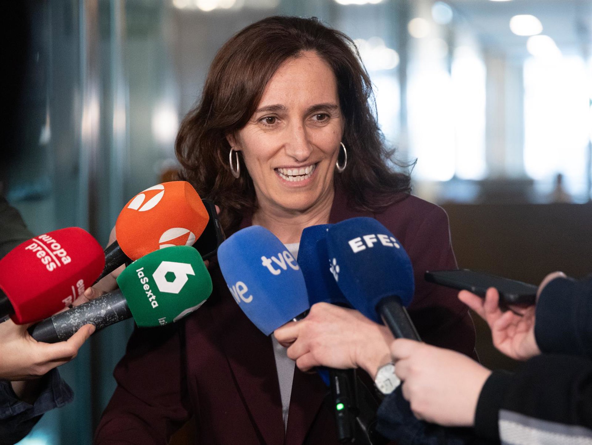 Mónica García condena los ataques a Irán y acusa a Trump y Netanyahu de «poner patas arriba el orden y la paz mundial»