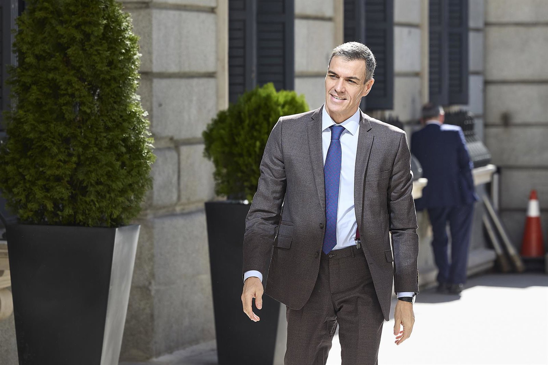 Sánchez rechaza «la acción militar unilateral de EEUU e Israel» y las actuación del régimen iraní y llama al diálogo