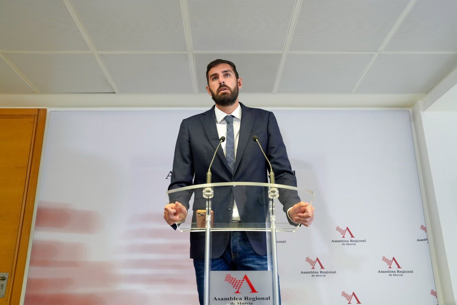 El expresidente de Vox en Murcia revela que Abascal habló con él hace diez días para pedirle que fuese candidato
