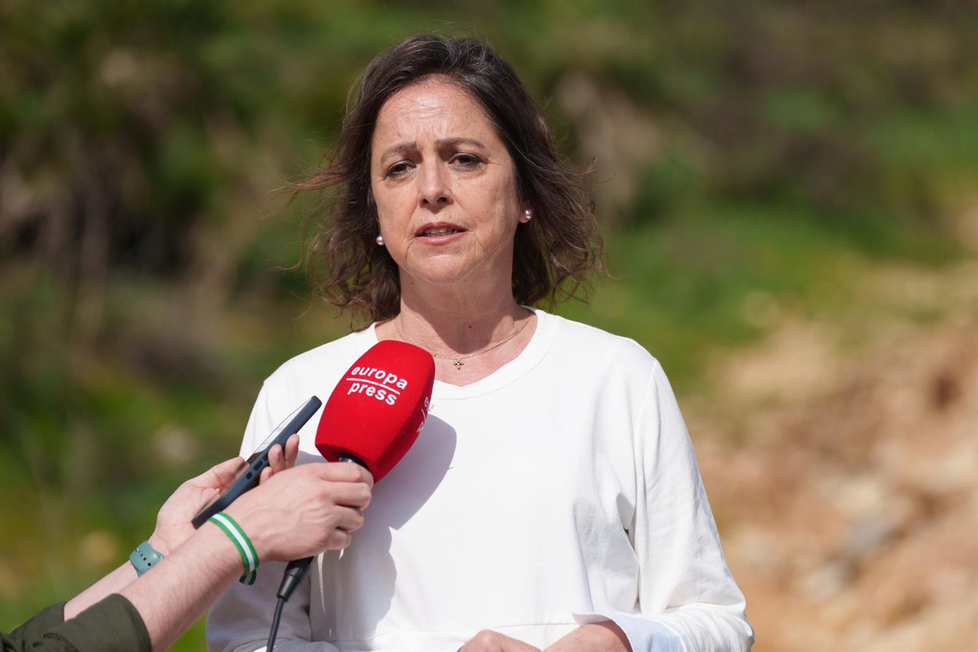 La Junta teme que el acuerdo sobre Gibraltar deja «de lado y al libre albedrío» del Peñón el tema de los rellenos