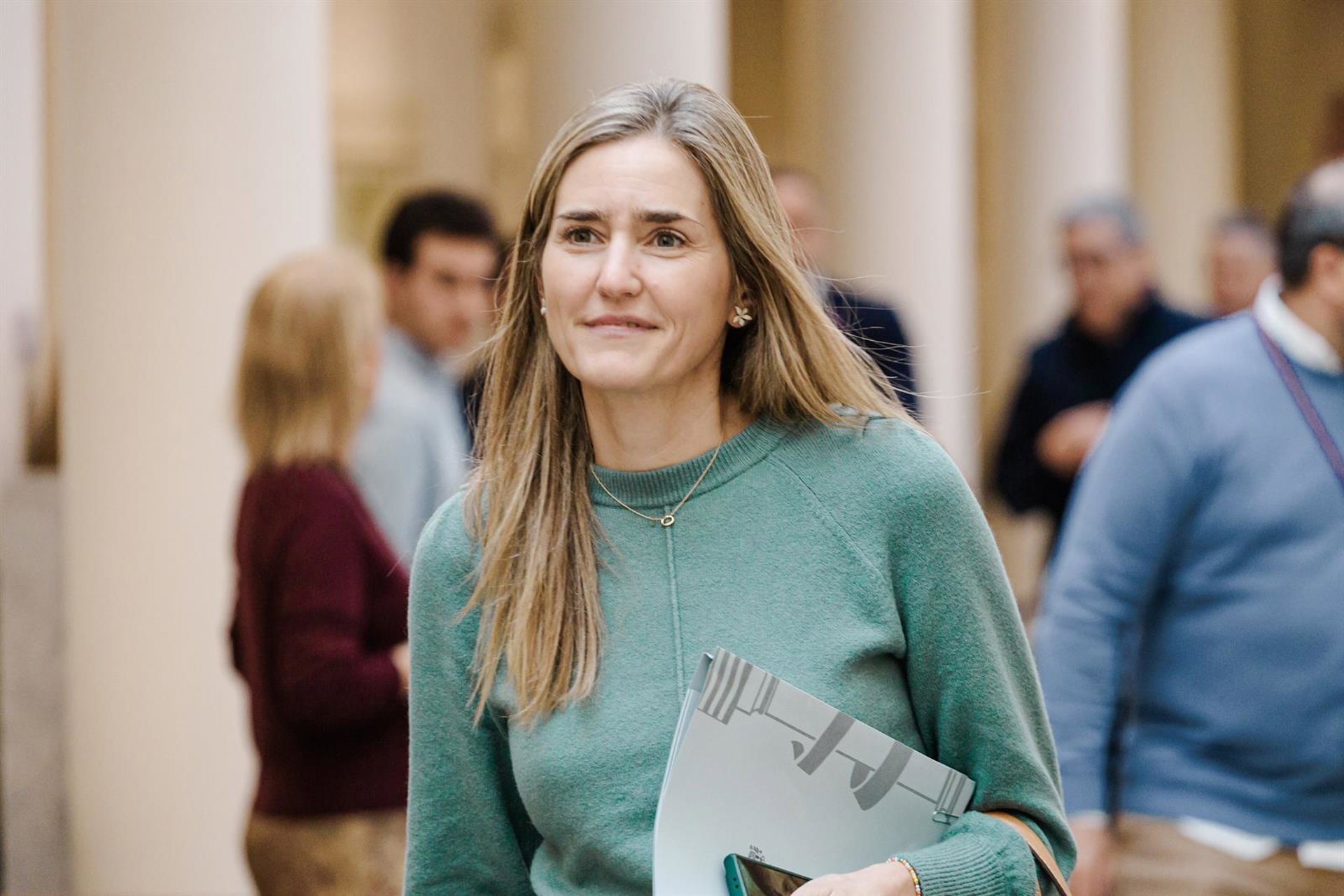 Aagesen defiende que el exalto cargo de Transición Ecológica detenido dejó el Ministerio hace «más de dos años»