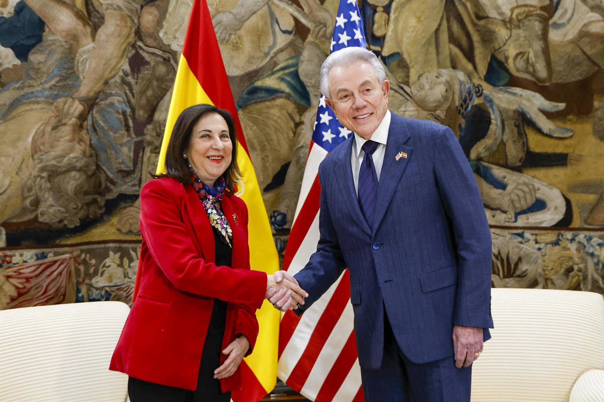 Margarita Robles confirma que España valora prestar apoyo militar a Chipre en el marco de la Unión Europea