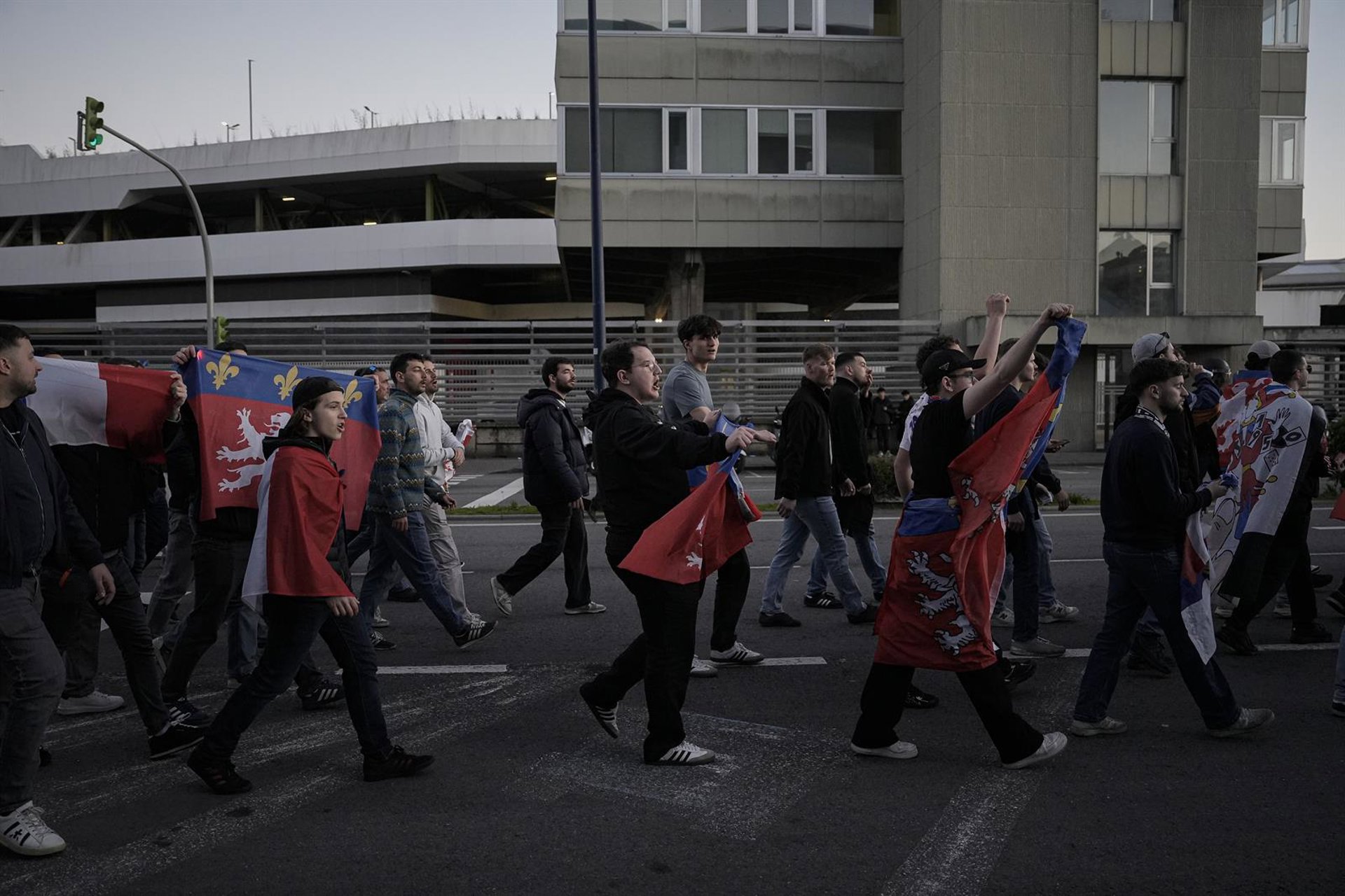 Detenidas otras tres personas por su implicación en los altercados previos al partido entre el Celta y el Lyon