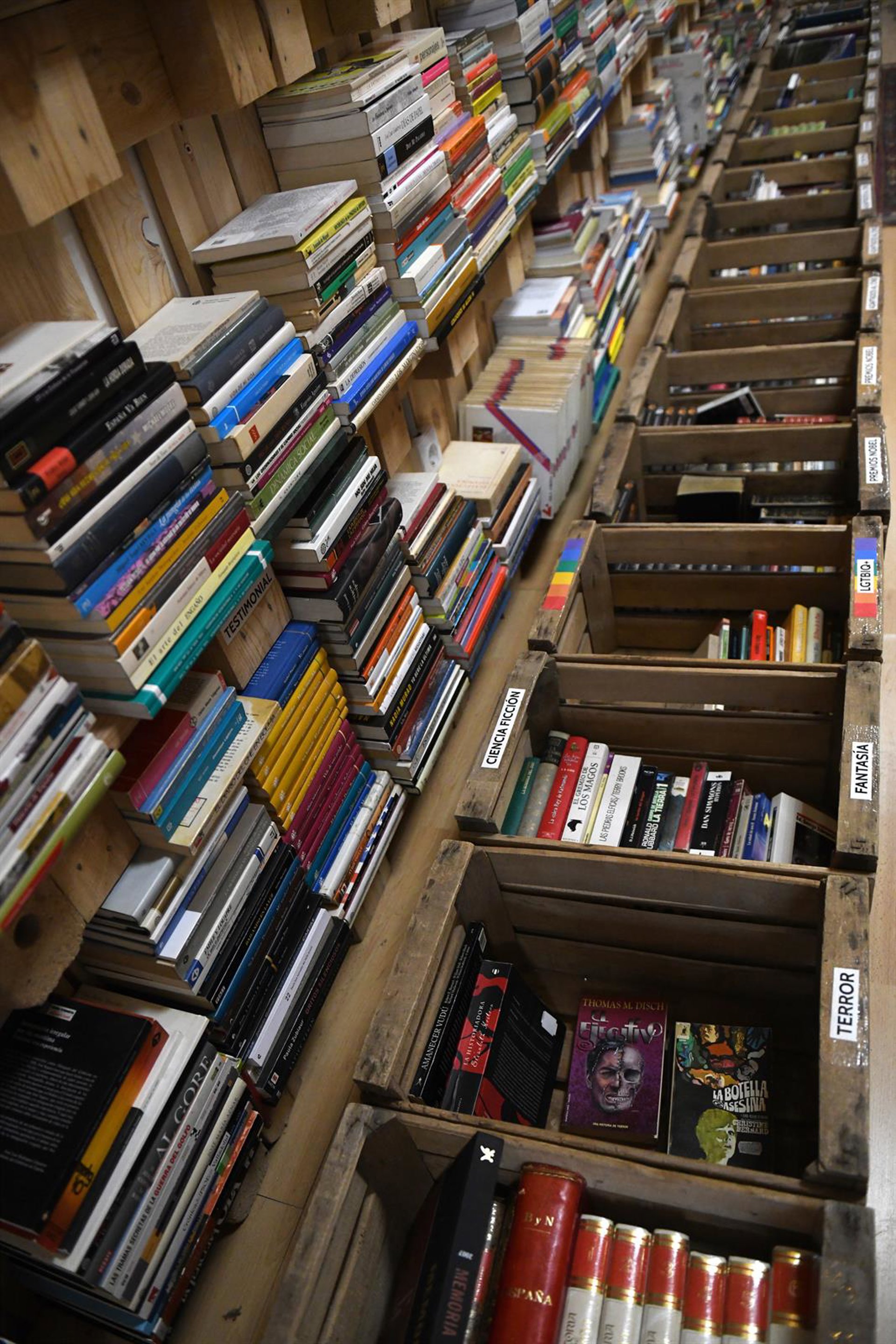Tres detenidos en Madrid por robar libros de la empresa donde trabajaba uno de ellos y venderlos en Wallapop