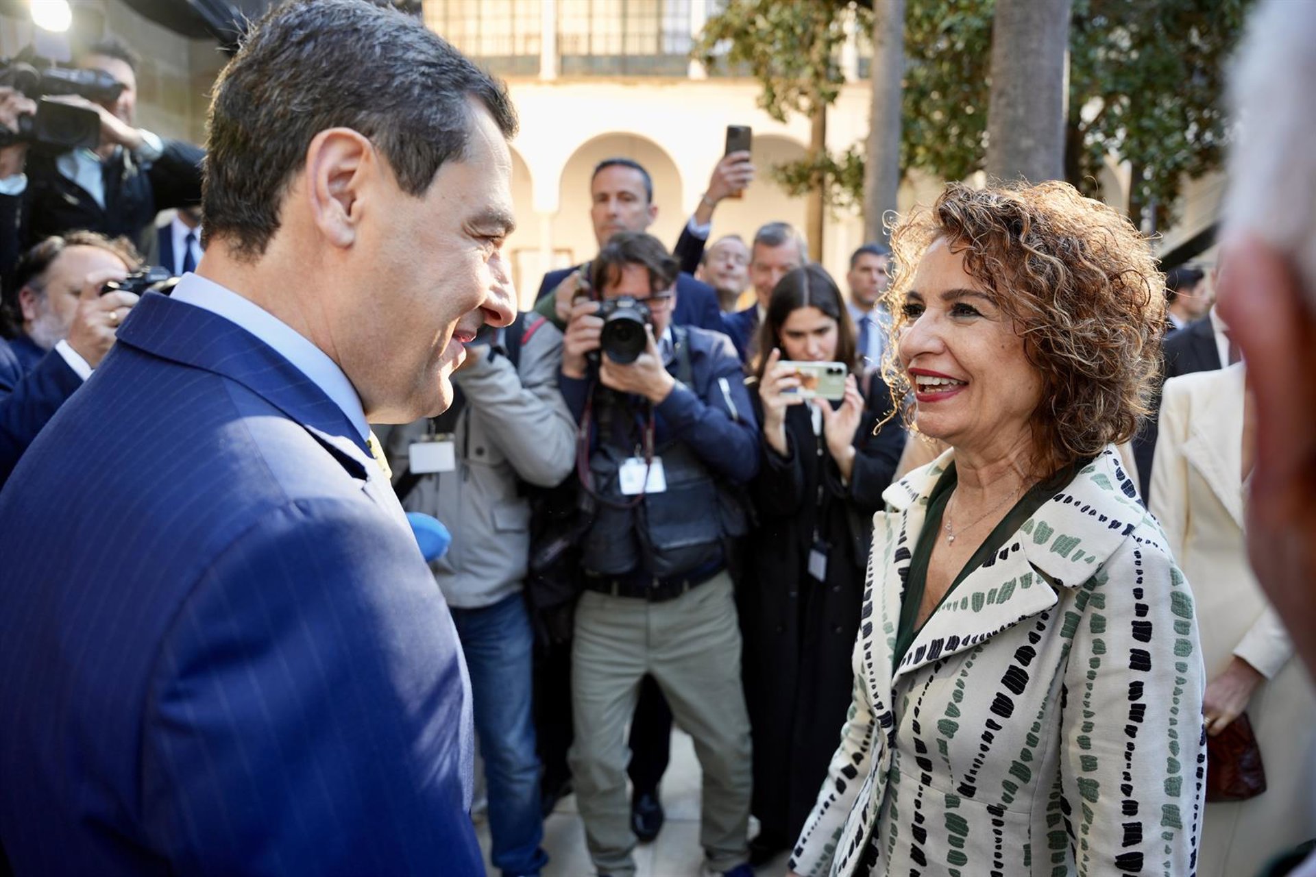 RTVE propone un debate a cinco el 7 de mayo y un cara a cara entre Moreno y Montero, el 4 de mayo