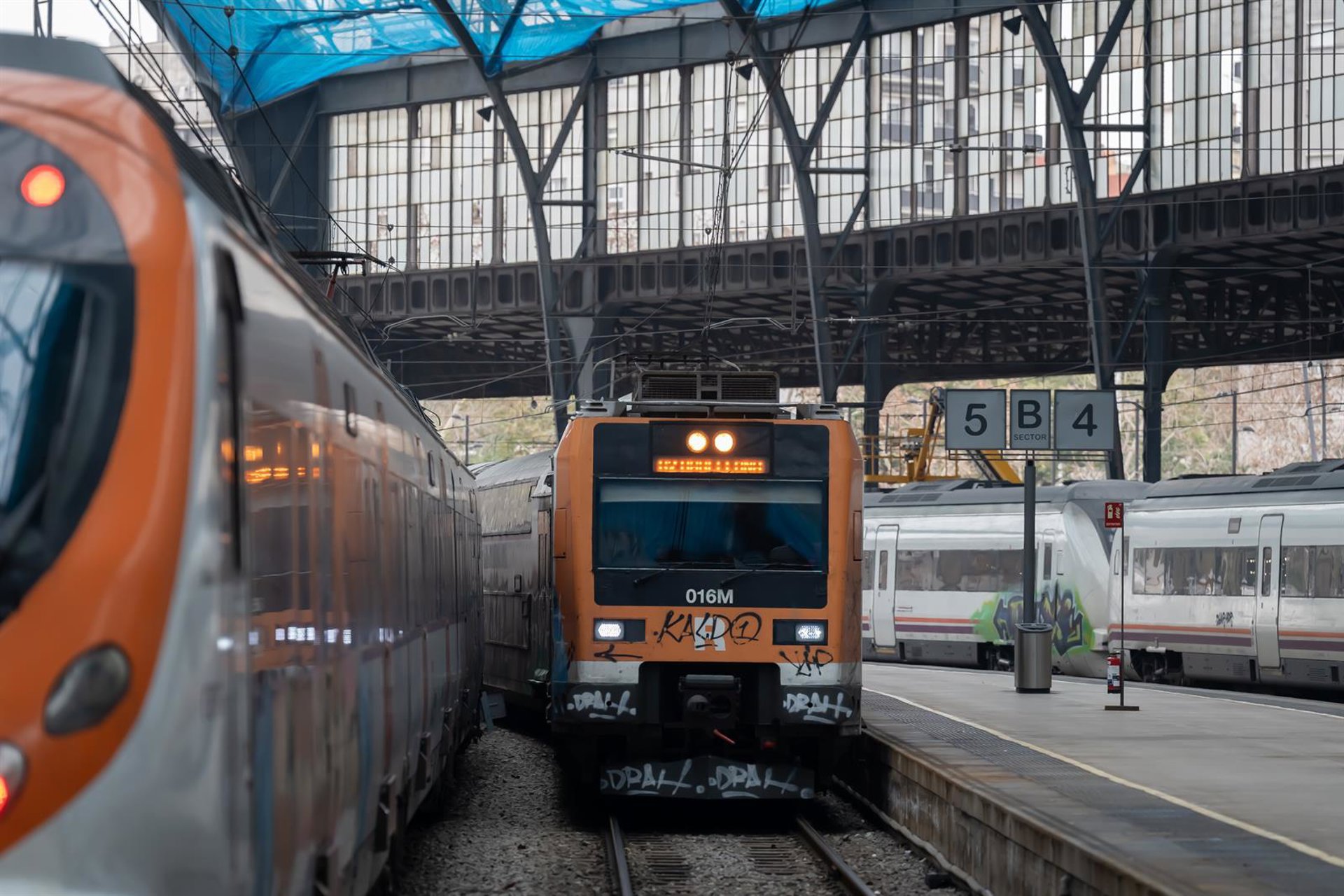 Rodalies se interrumpirá entre las 14 y las 16 horas de Figueres a Portbou (Girona) por el viento