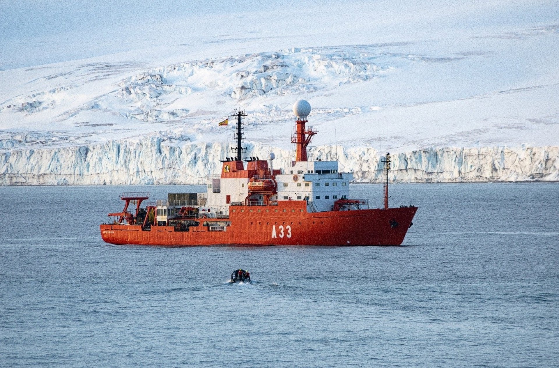 El ‘Hespérides’ finaliza la Campaña Antártica Española 2025-2026 tras tres meses de investigación polar