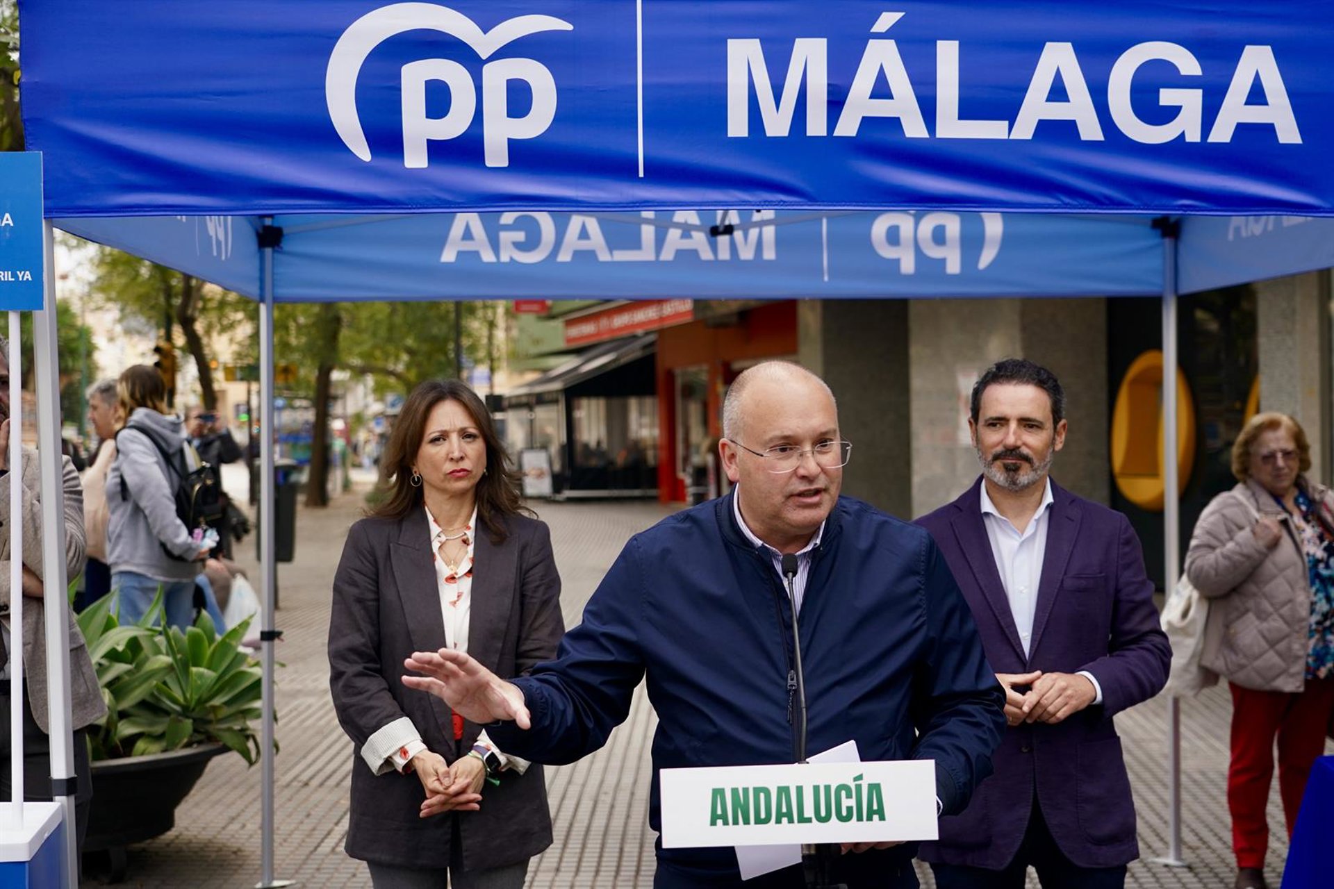 Tellado dice que el 17M está en juego «que nadie paralice el crecimiento y el avance de Andalucía»