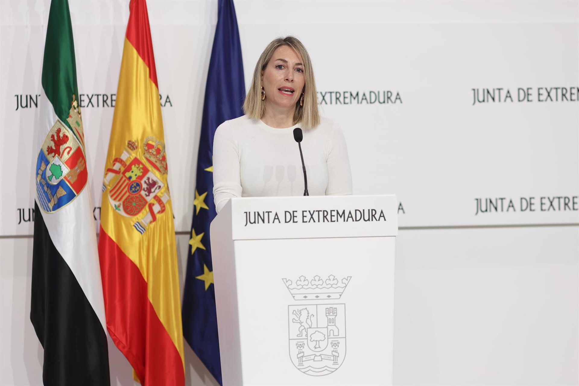 Guardiola felicita a Cotrina y le desea «acierto» en su nueva etapa como secretario general del PSOE de Extremadura