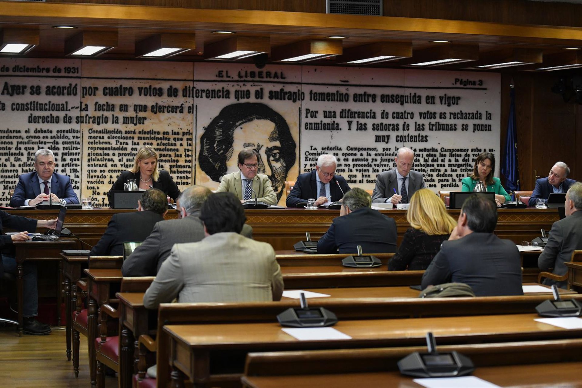 La esposa de Santos Cerdán rechaza declarar en el Senado alegando que su marido está siendo investigado