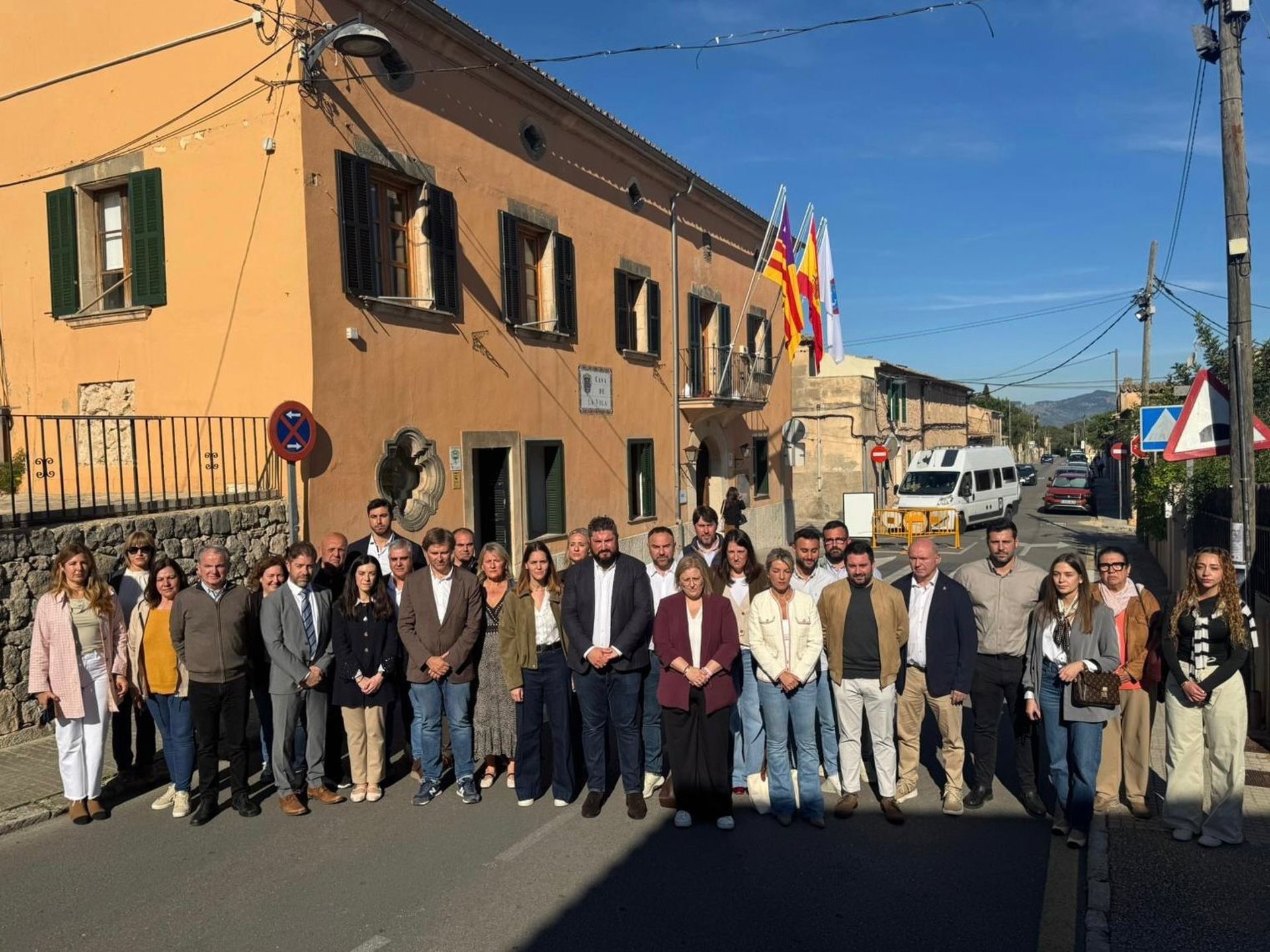 Alcaldes del PP piden la suspensión de la regularización de migrantes por el caos en los ayuntamientos