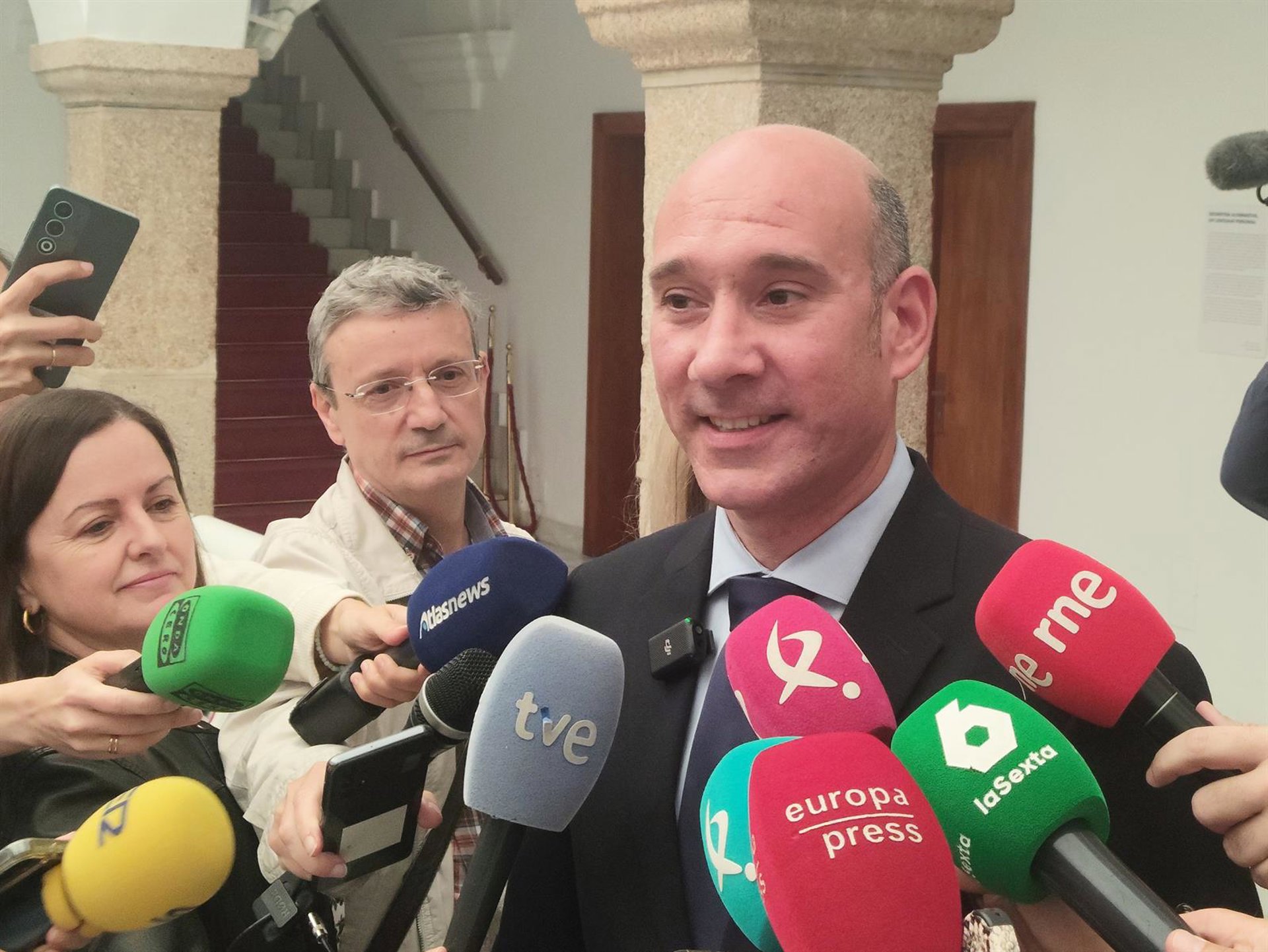 El PP defiende el pacto en Extremadura «legítimo, transparente y democrático» que «blinda» derechos de la mujer y LGTBI