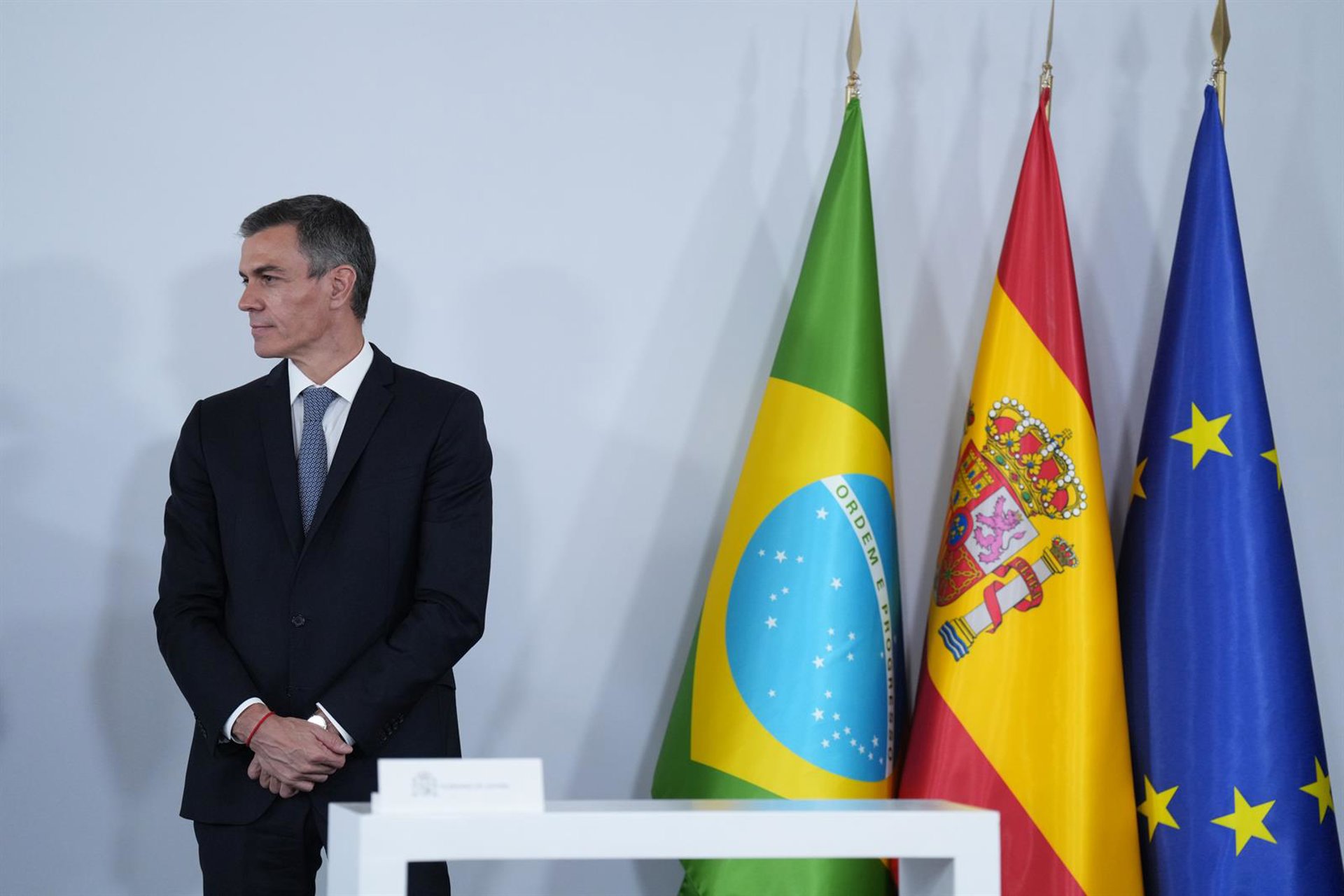 Sánchez carga contra el pacto PP Vox porque «traiciona» a Extremadura como tierra de migrantes y frena su desarrollo