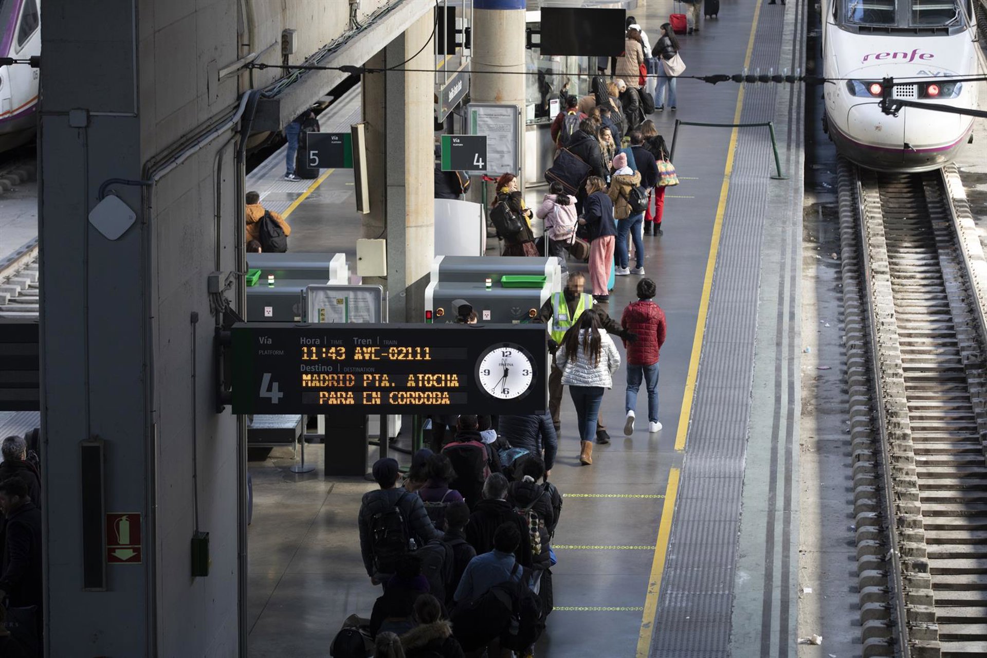Retrasos en los trenes de Alta Velocidad entre Madrid y Andalucía por una incidencia en una maquinaria de vía