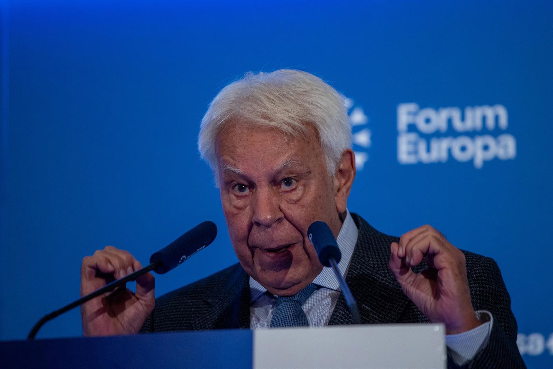 Felipe González pide un calendario electoral en Venezuela y el regreso «con garantías» de María Corina Machado