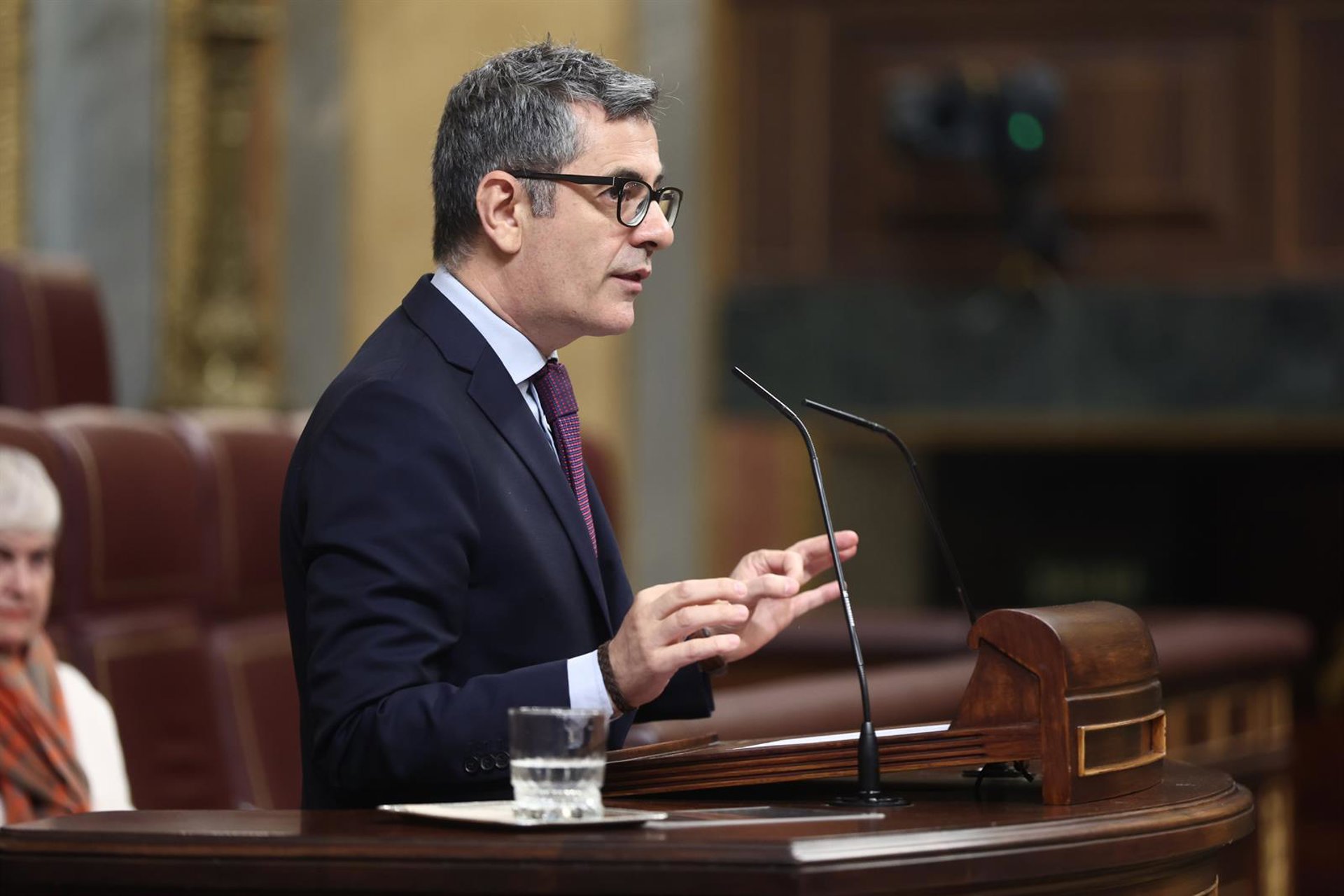 Bolaños acusa al PP de «revolcarse en la xenofobia» con el pacto con Vox en Extremadura y avisa: «Vamos a pararlo»