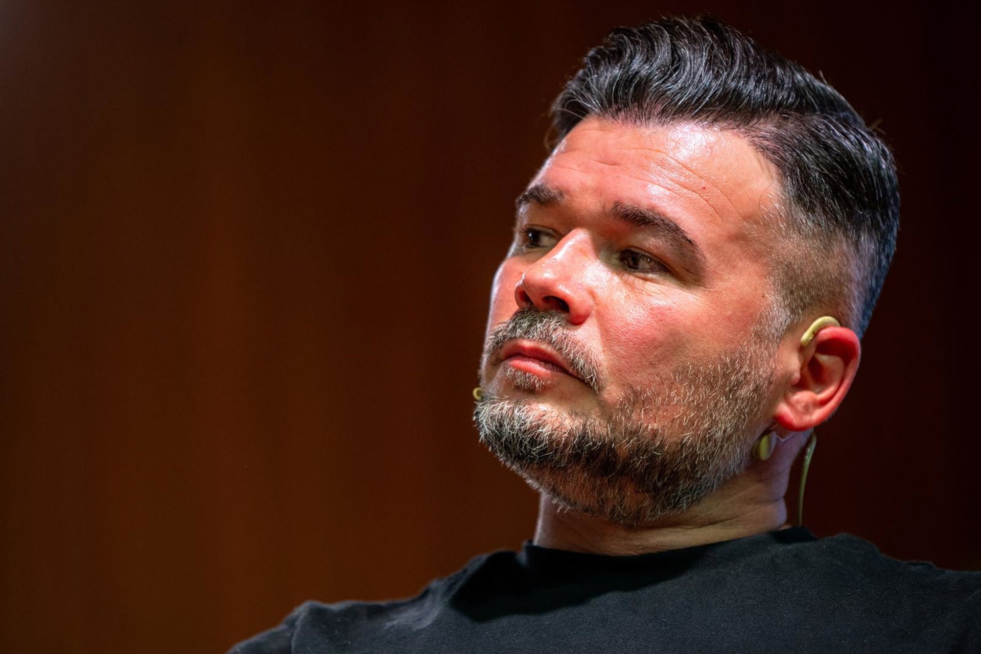 Rufián (ERC) ve una «regresión» de la derecha independentista que está arrastrando a ERC