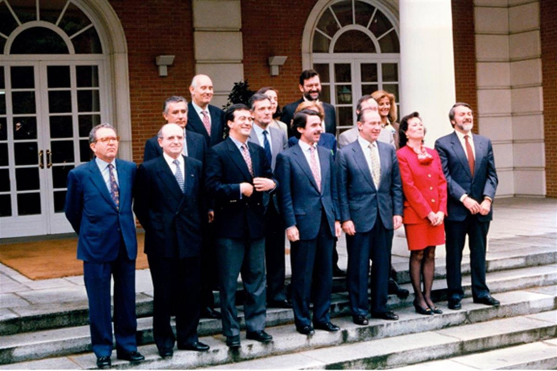 30 años de la investidura de Aznar: de los pactos con nacionalismos y el «España va bien» a tener ministros imputados