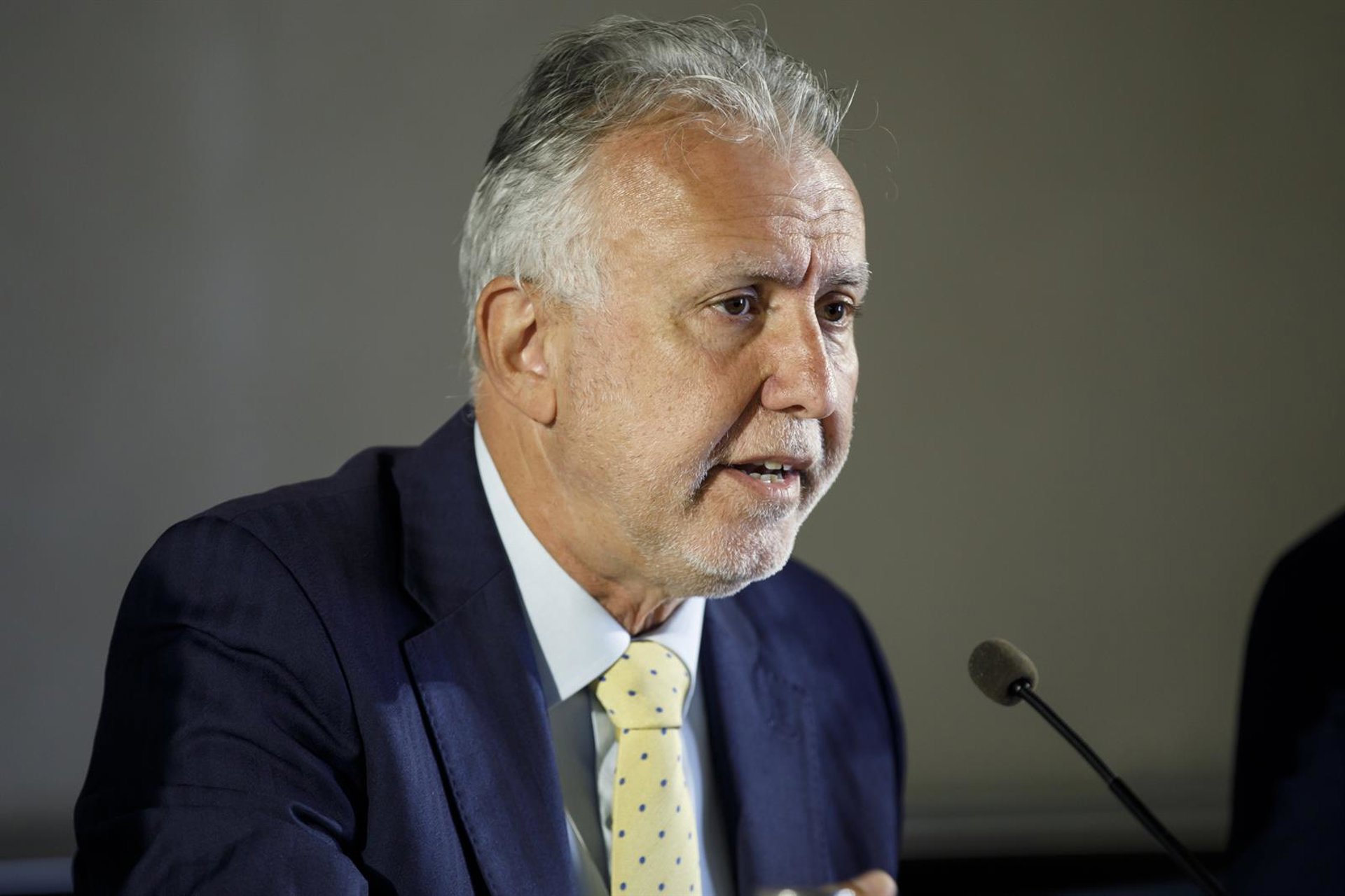 Torres apela a la OMS sobre el crucero con casos de hantavirus: «Tiene que llegar a puerto más cercano en España»