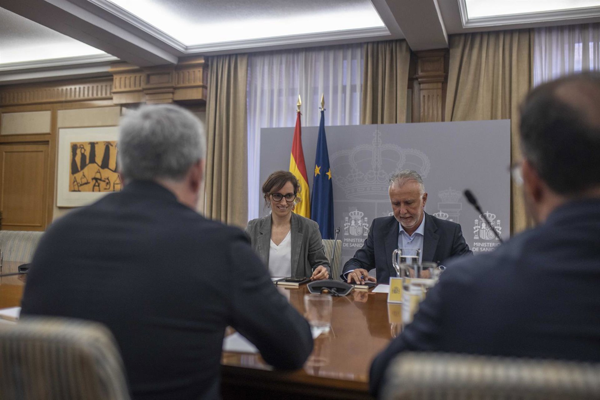 Torres dice que la cuarentena será «obligatoria» para aquellos pasajeros españoles cuyo caso lo determine
