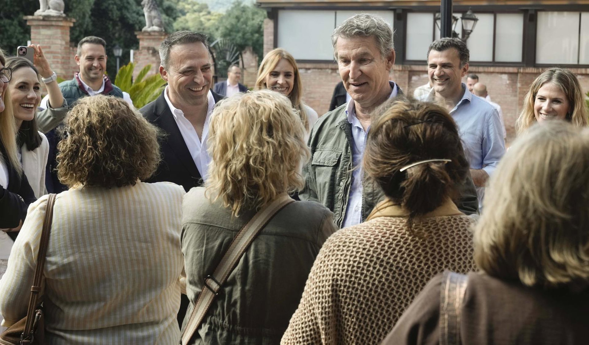 Feijóo acusa al Gobierno de crear «confusión y pide saber los expertos y documentos que avalan sus medidas