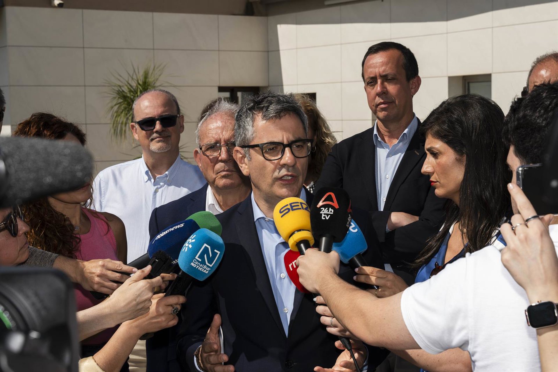 El Gobierno dice que los españoles a bordo colaboran pero hay «herramientas legales» si rechazan aislarse