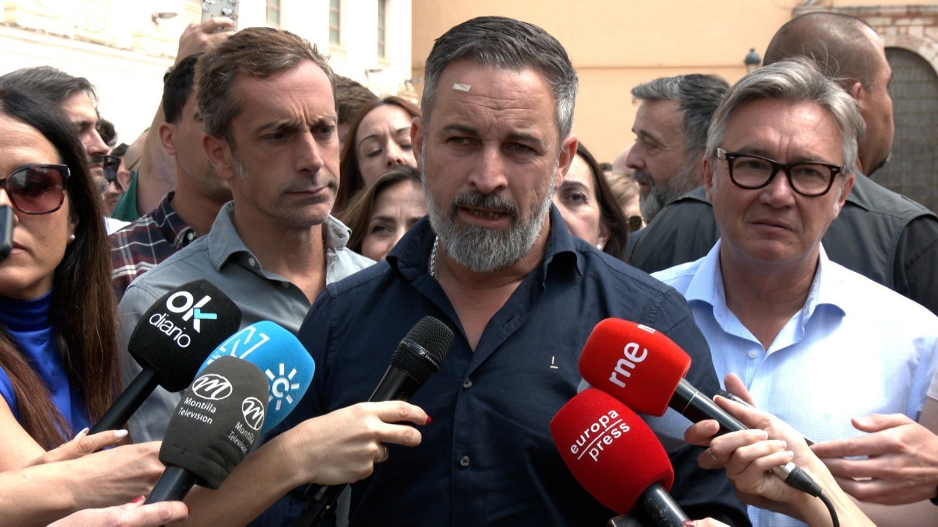 Abascal sospecha de «actividad fraudulenta» tras detectarse un error en la web de Correos por el voto con correo