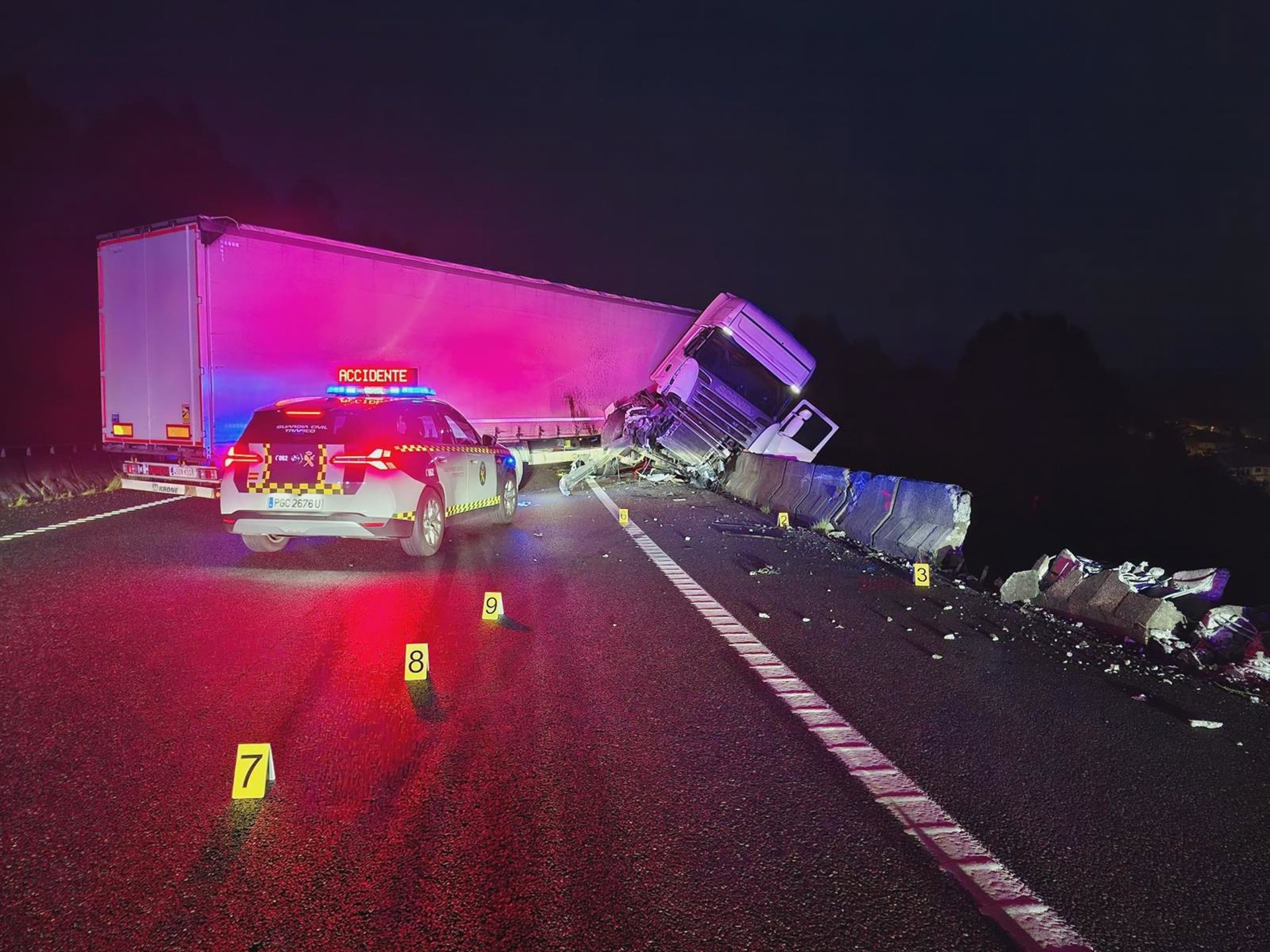 Fallece un camionero tras precipitarse desde el viaducto de la A-52 en Melón (Ourense)