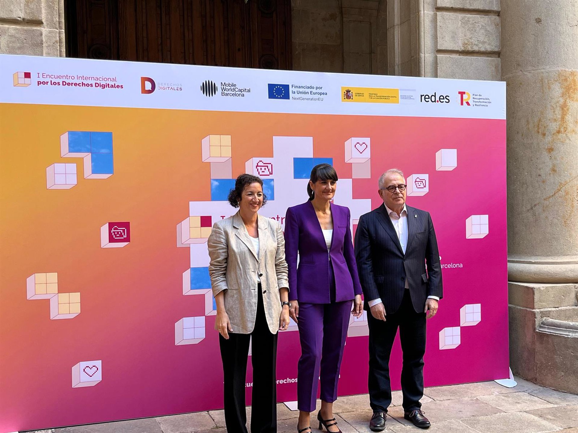 Sánchez pide «más diálogo y acción colectiva» para que lo digital siga siendo un espacio de libertad