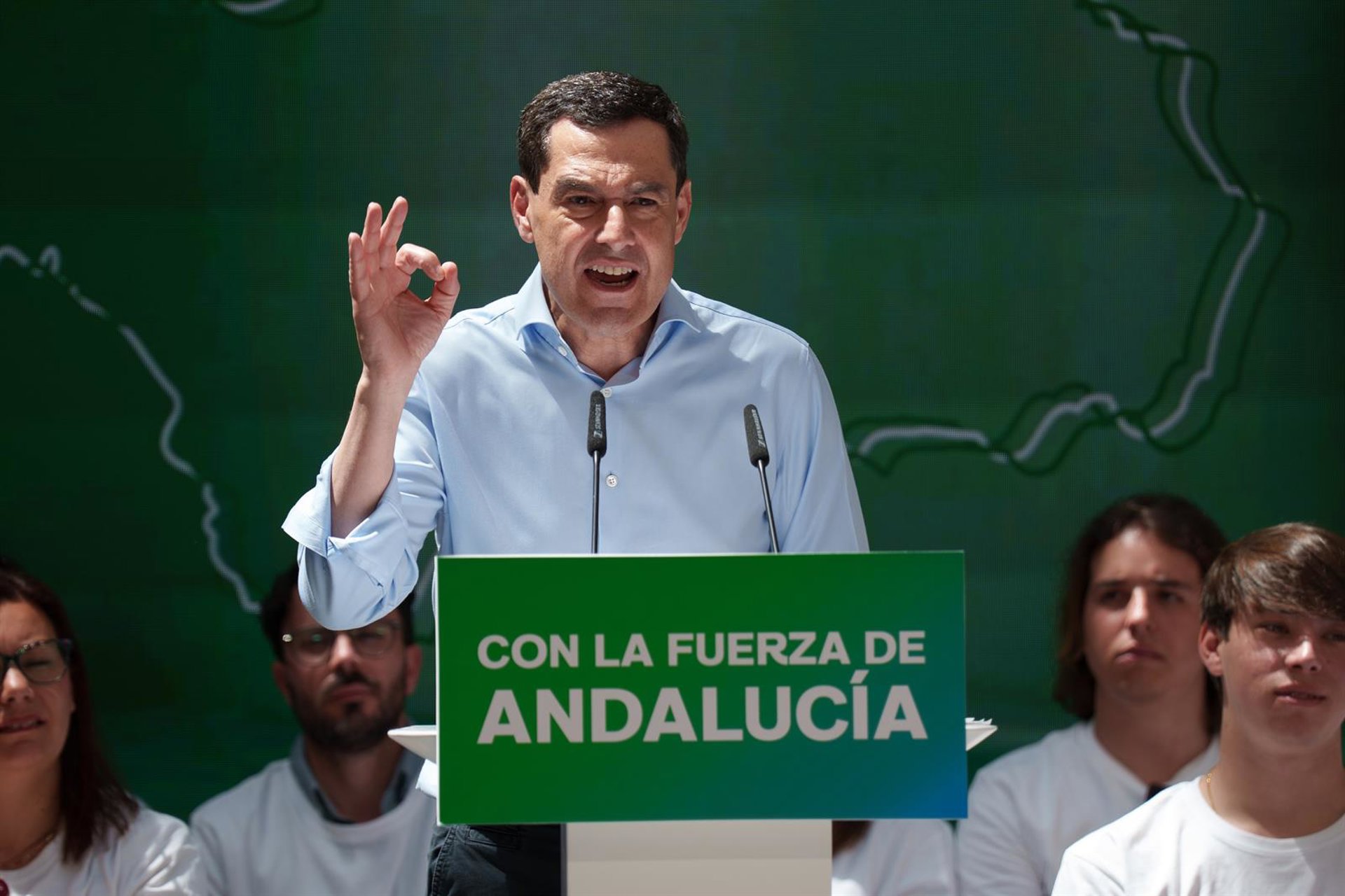 Moreno reitera que «no tiene ningún interés en gobernar con Vox» pero liderará la negociación si fuera necesario