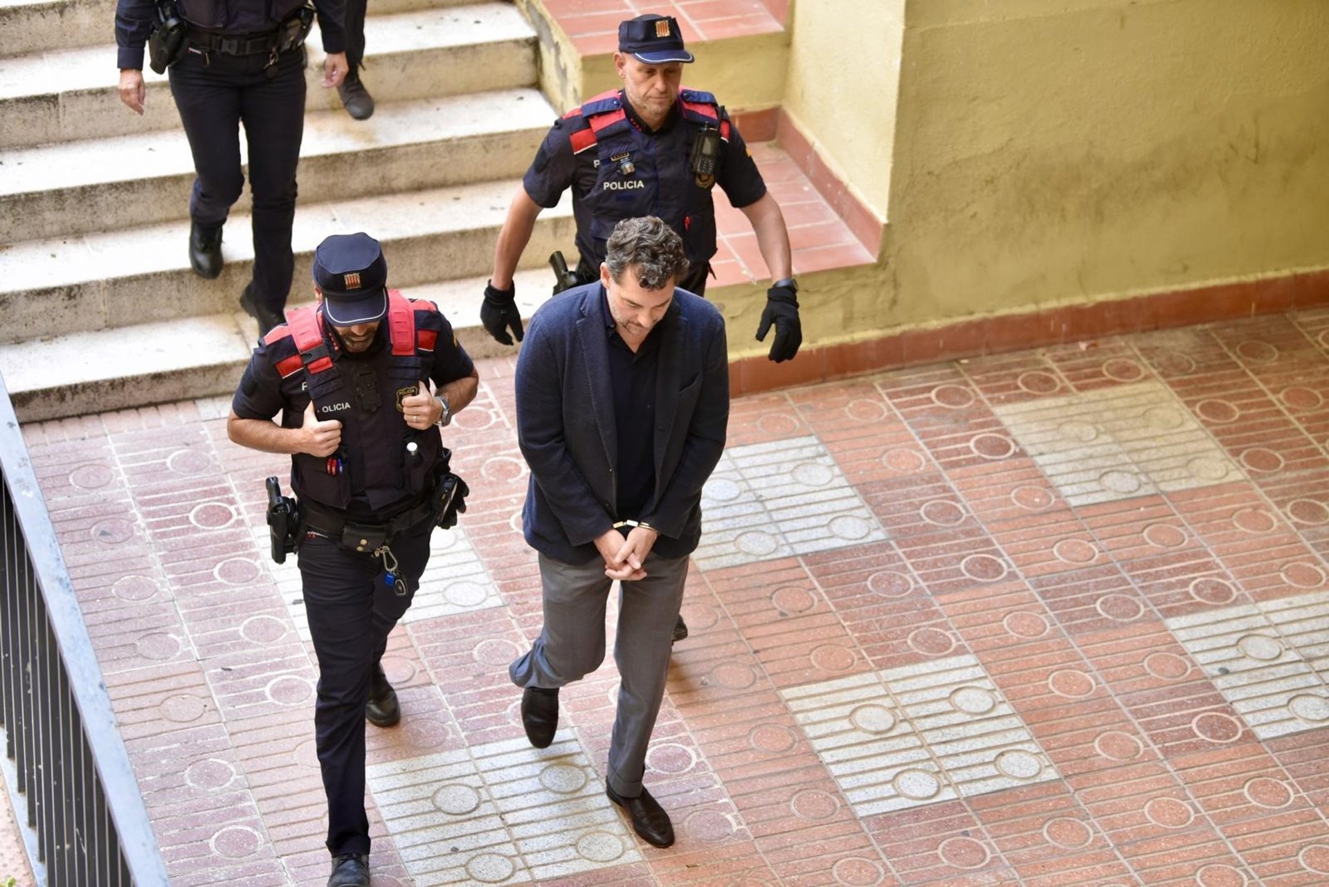 Prisión provisional bajo fianza para Jonathan Andic tras declarar por la muerte de su padre