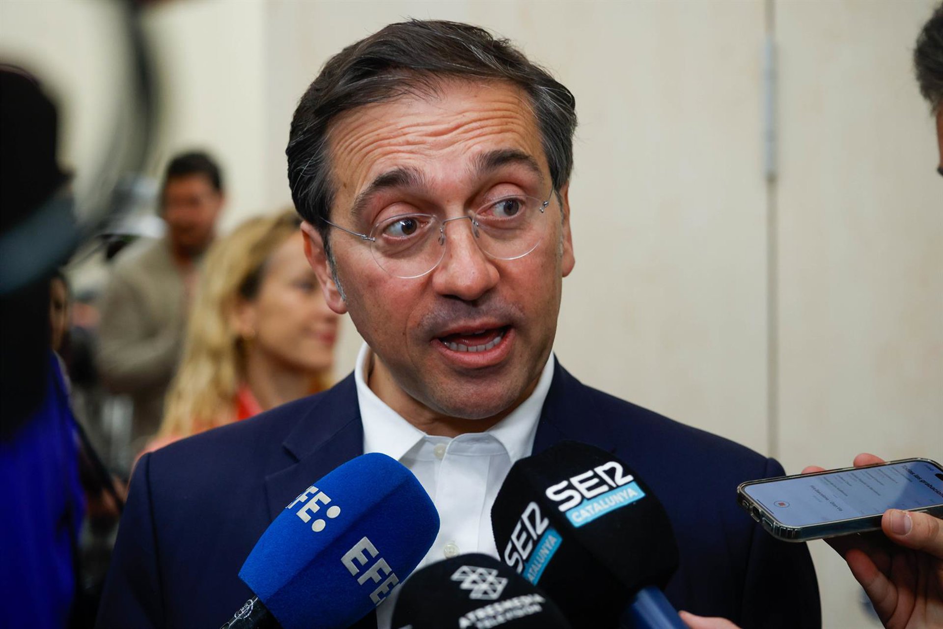 Albares rebaja el debate sobre un enviado de la UE para negociar con Rusia: «Lo importante es hablar con una sola voz»