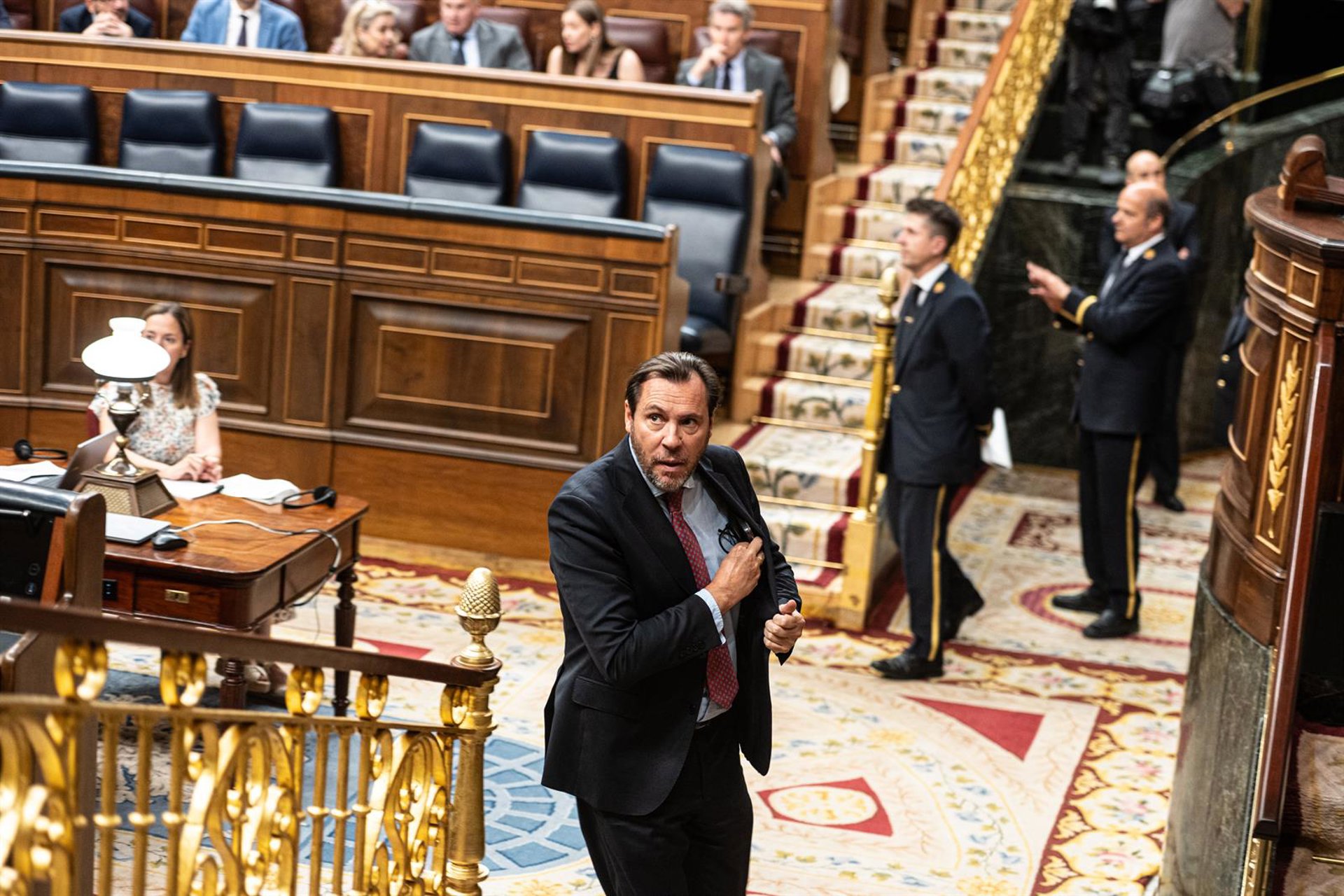 Puente pide dejar trabajar a la Justicia, pero ve un intento de «derribar» al Gobierno con métodos «nada democráticos»